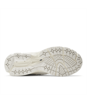 1906D-Sneakers-White-New-Balance-EQVVS