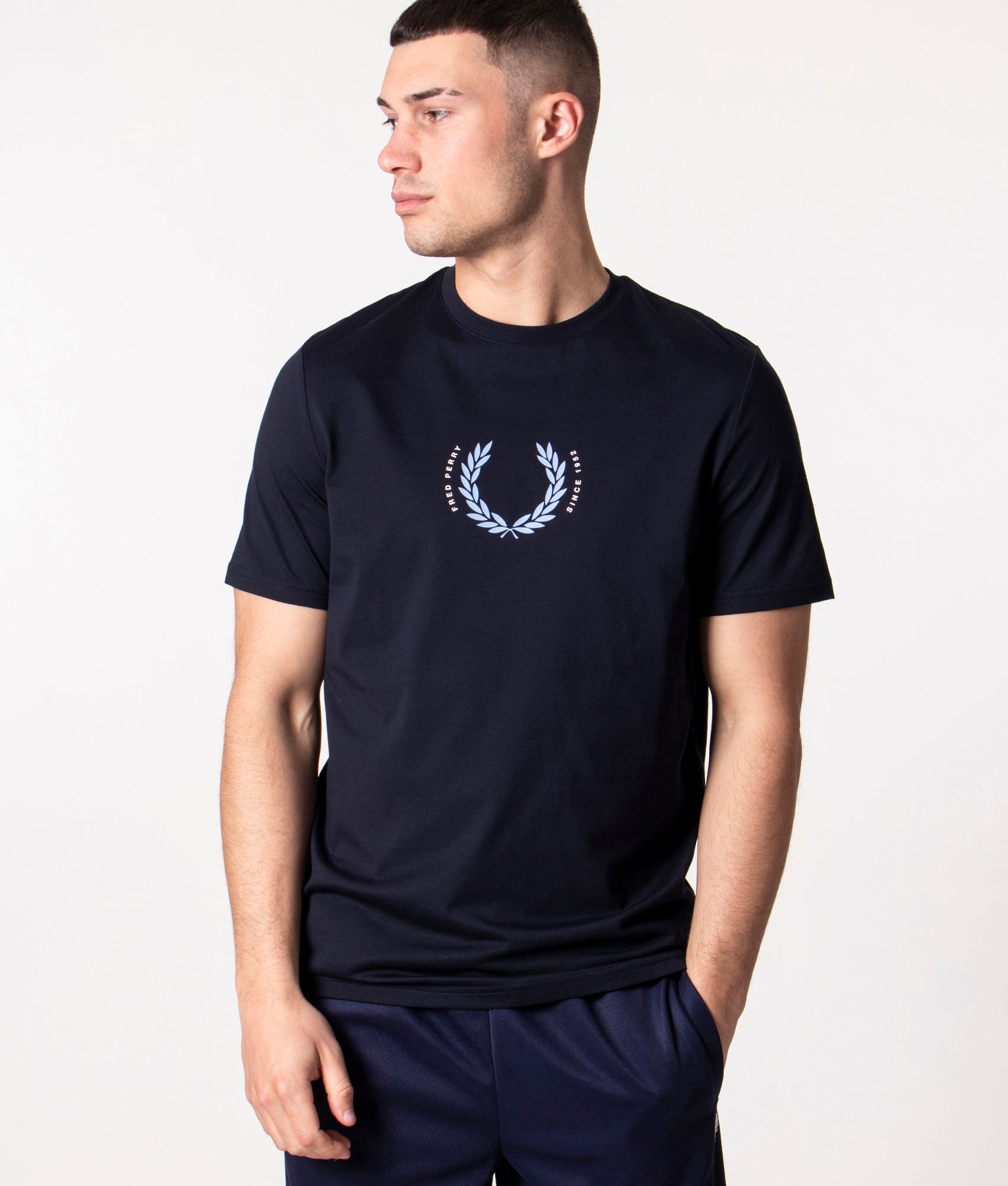Laurel Wreath T-Shirt Navy | Fred Perry | EQVVS