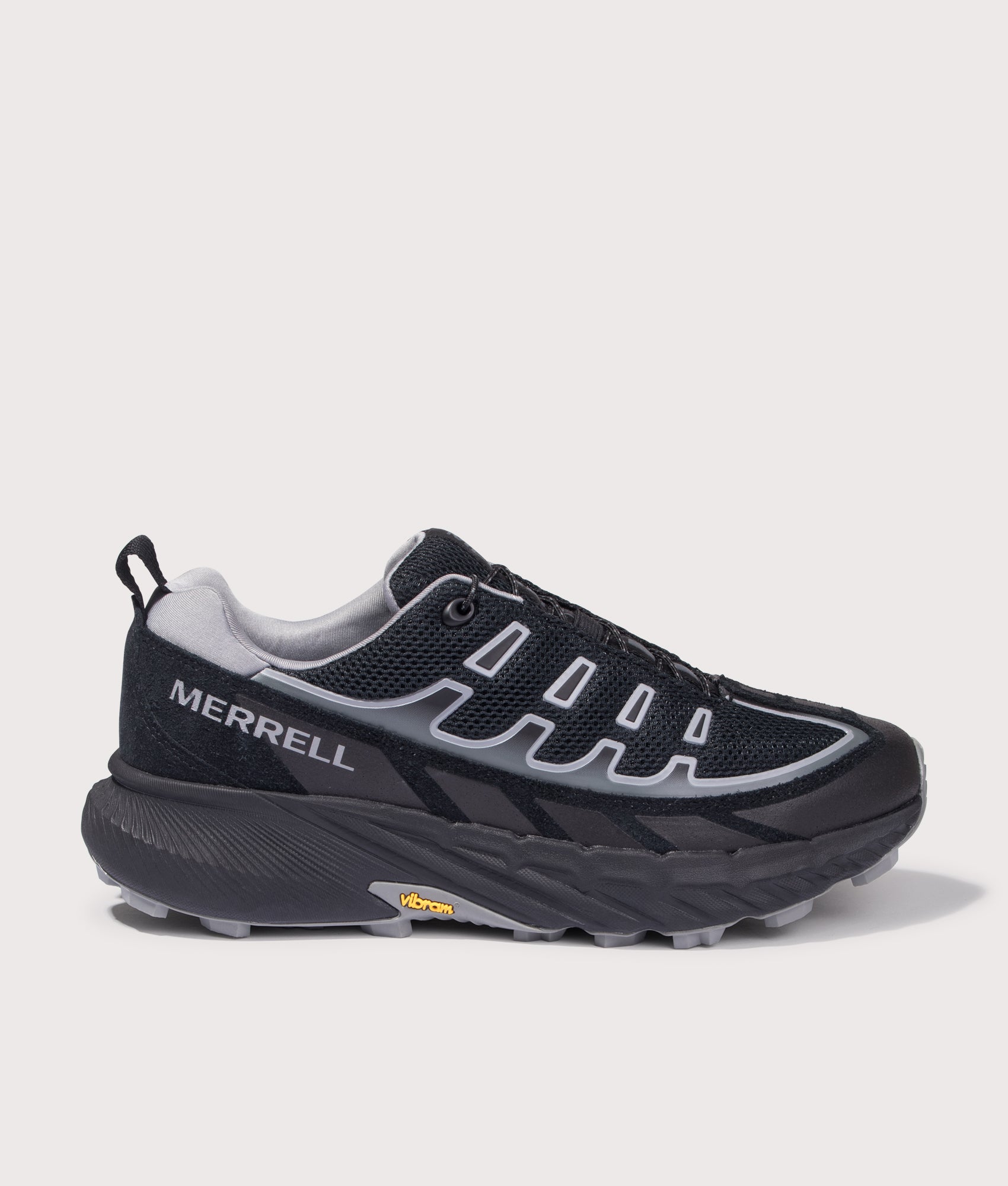Agility Peak 5 Trek Se Trainer. Shot by EQVVS. Side shot.