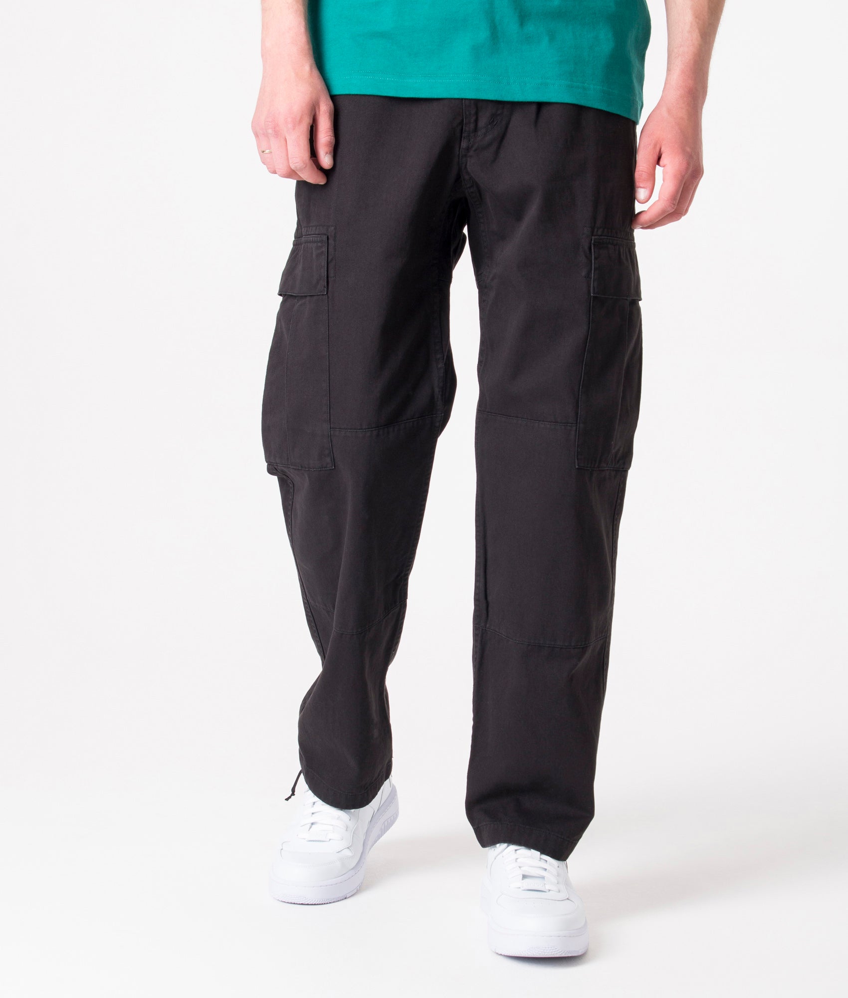 Relaxed-Fit-Cargo-Pants-Black-Gramicci-EQVVS 