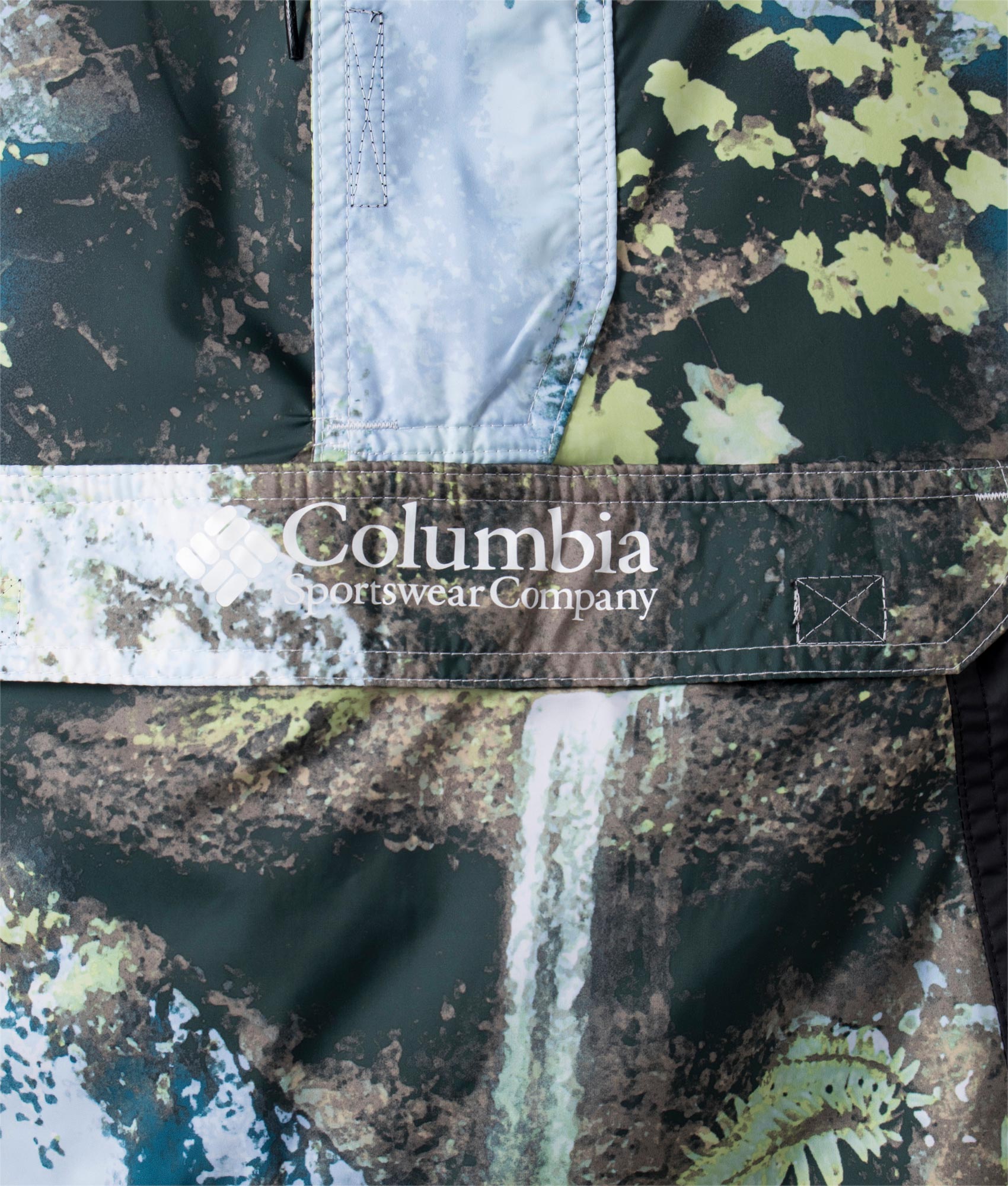 Challenger Windbreaker in Chase Green Napa falls print black. EQVVS detailshot