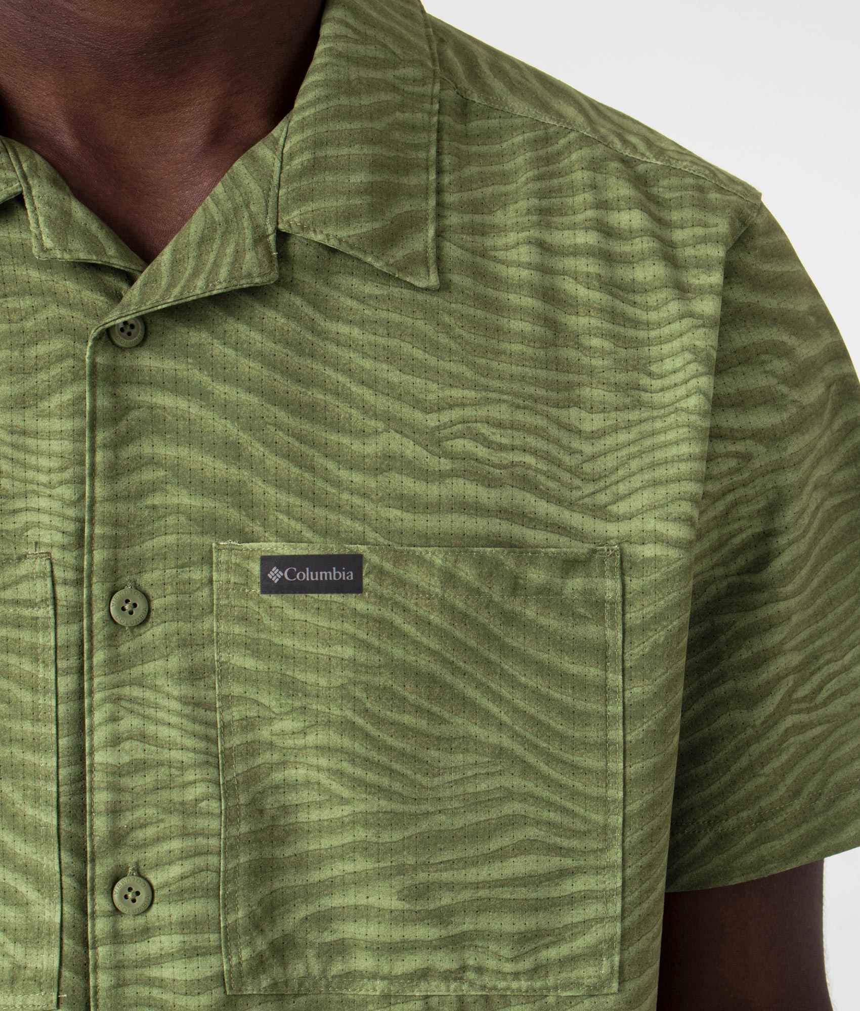 Black Mesa Lightweight Short Sleeve Shirt in Canteen Variegated by Columbia. EQVVS detail angle shot.