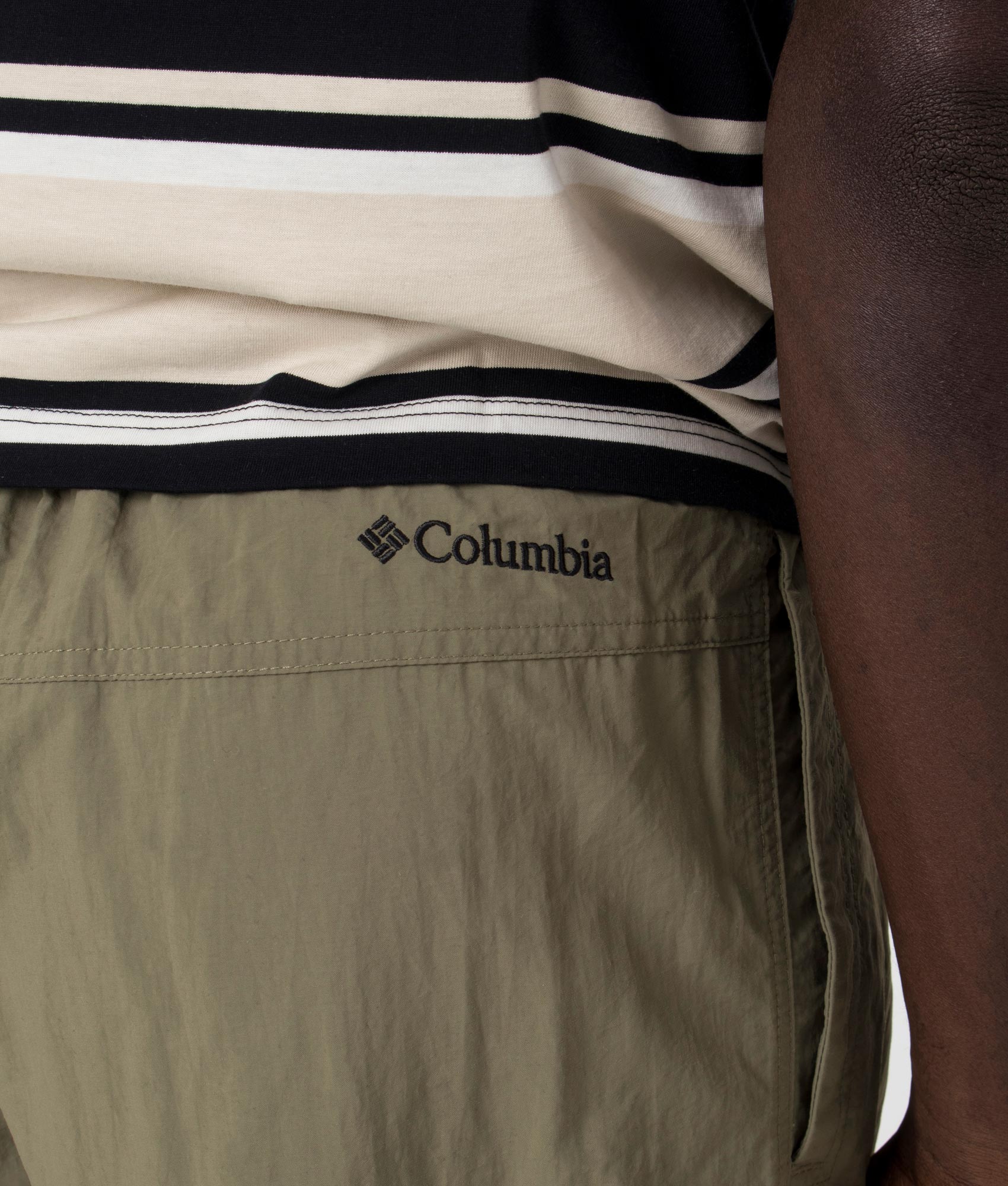 Columbia mountaindale short in 397 stone green with belt detail side back detail at EQVVS