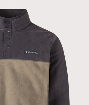 Steens Mountain Half Snap II Sweatshirt in Stone Green/ Shark | Columbia | Shot at EQVVS | Front detail shot 