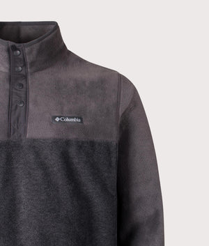 Steens Mountain Half Snap II Sweatshirt in Charcoal Heather/Shark | Columbia | Shot at EQVVS | Front angle shot 
