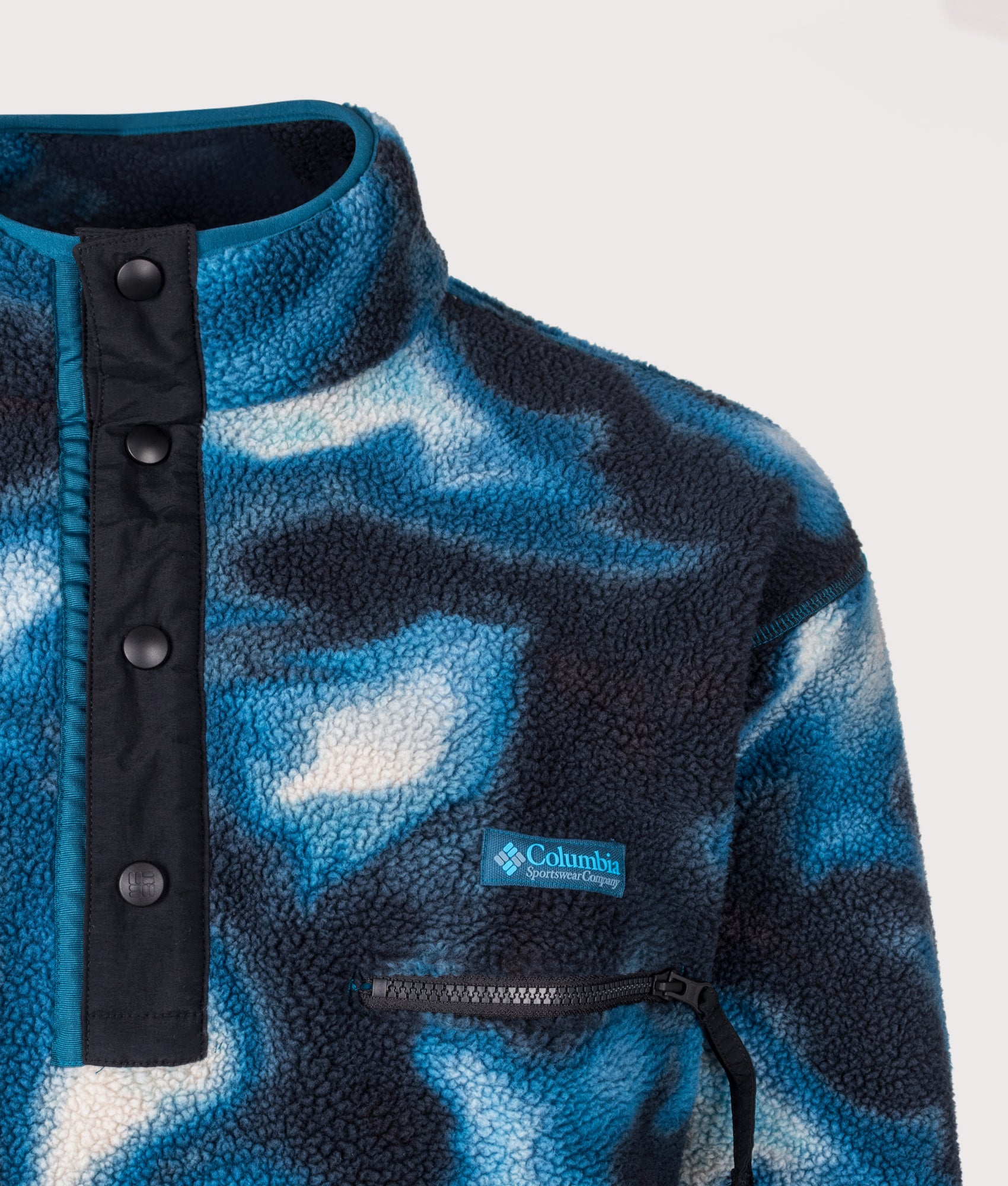 Columbia Regular Fit Helvetia II Printed Half Snap Fleece in Phoenix Blue Dyeflow at EQVVS Menswear. Detail shot.