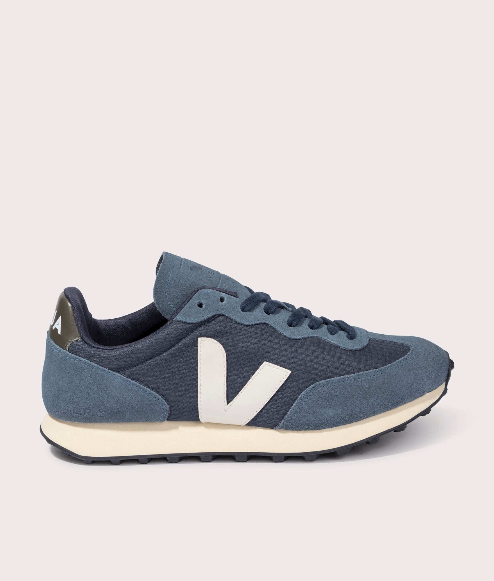 Rio-Branco-Ripstop-Trainers-Nautico-Pierre-VEJA-EQVVS