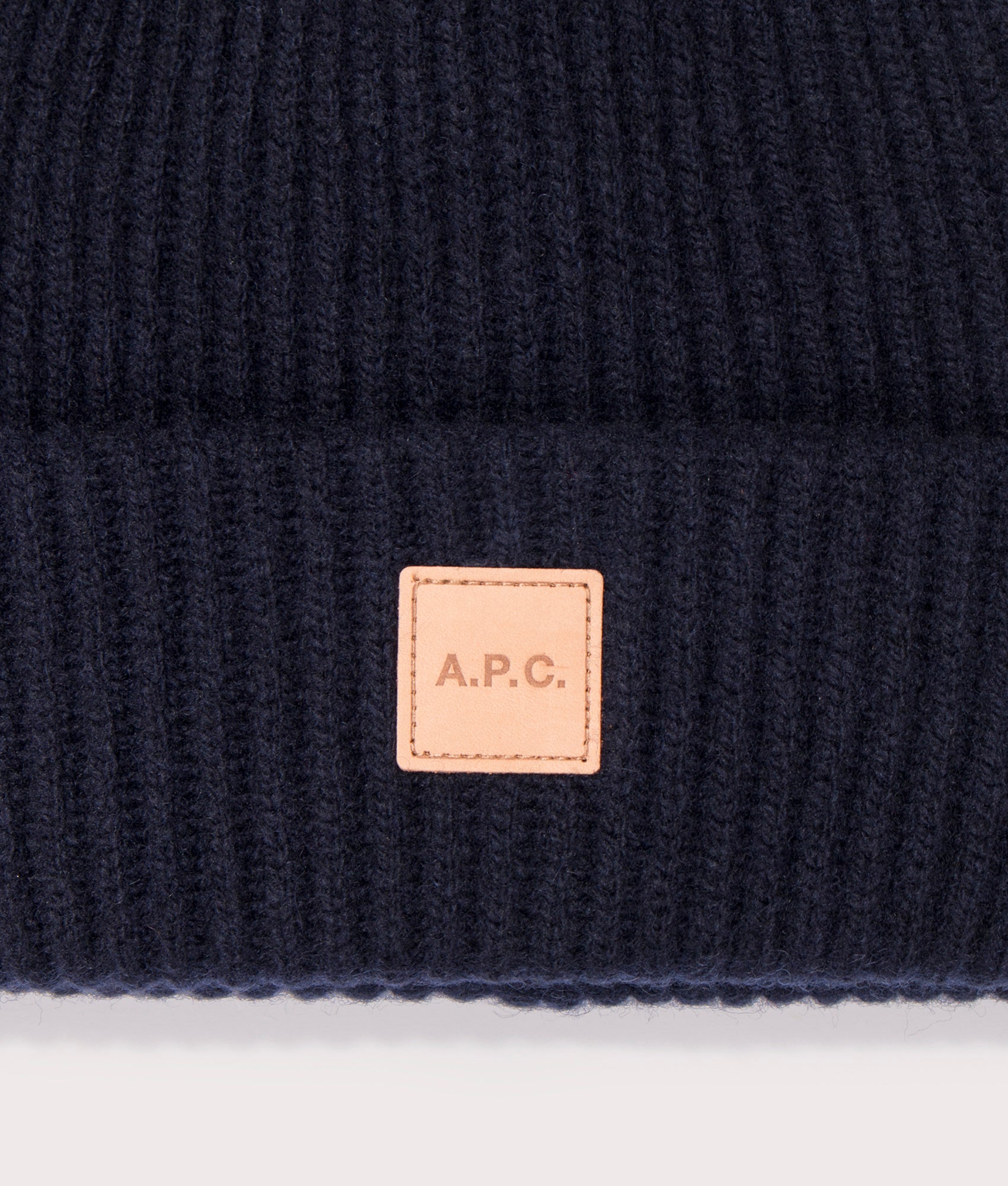 Michelle-beanie-A.P.C-Navy-Blue-EQVVS-Detail