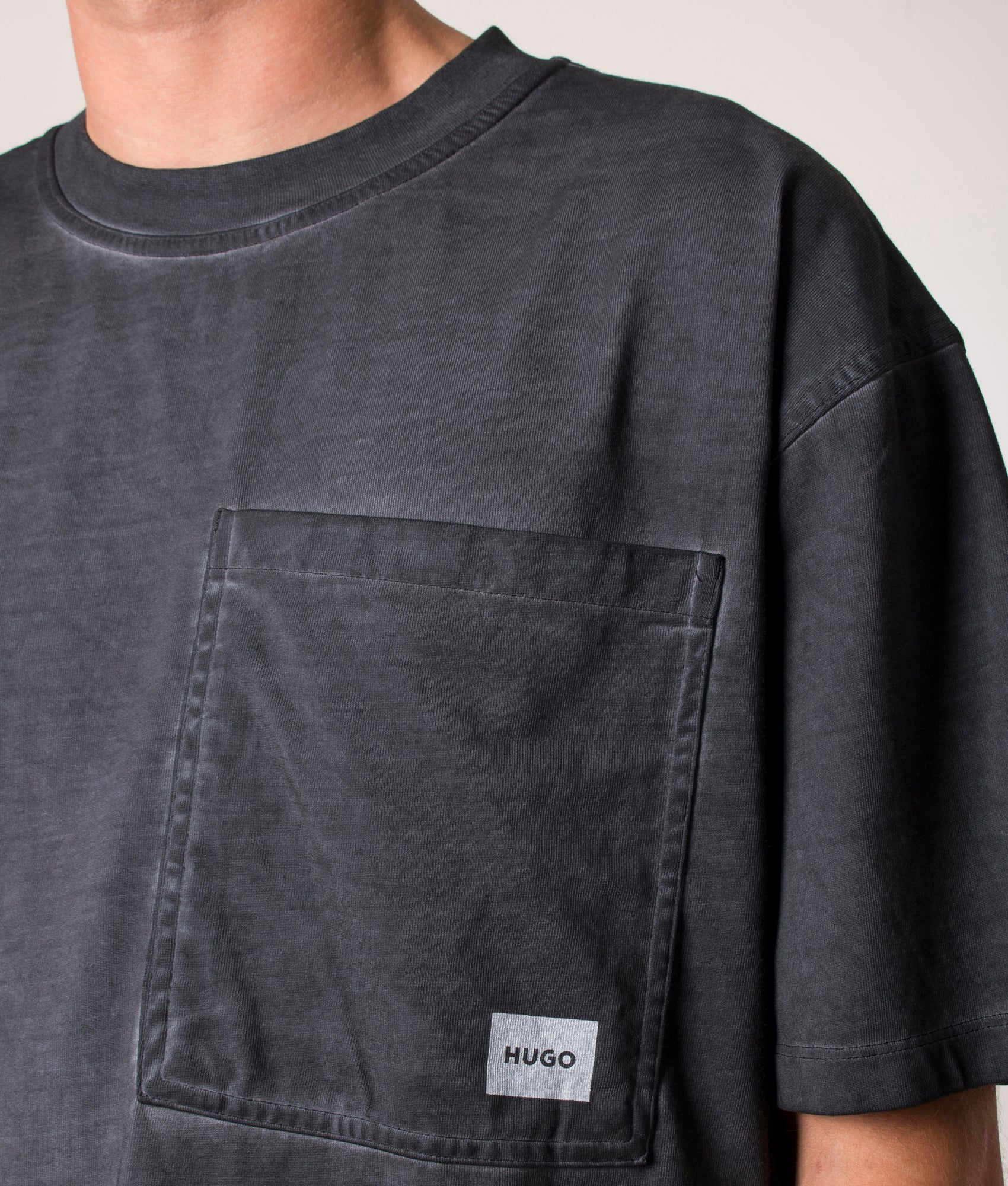 Oversized-Fit-Daspromonte-T-Shirt-Black-HUGO-EQVVS