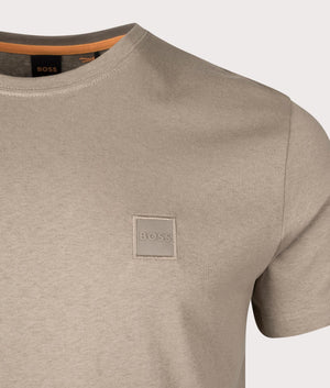 Tales T-Shirt bOSS Open brown EQVVS Detail Shot.