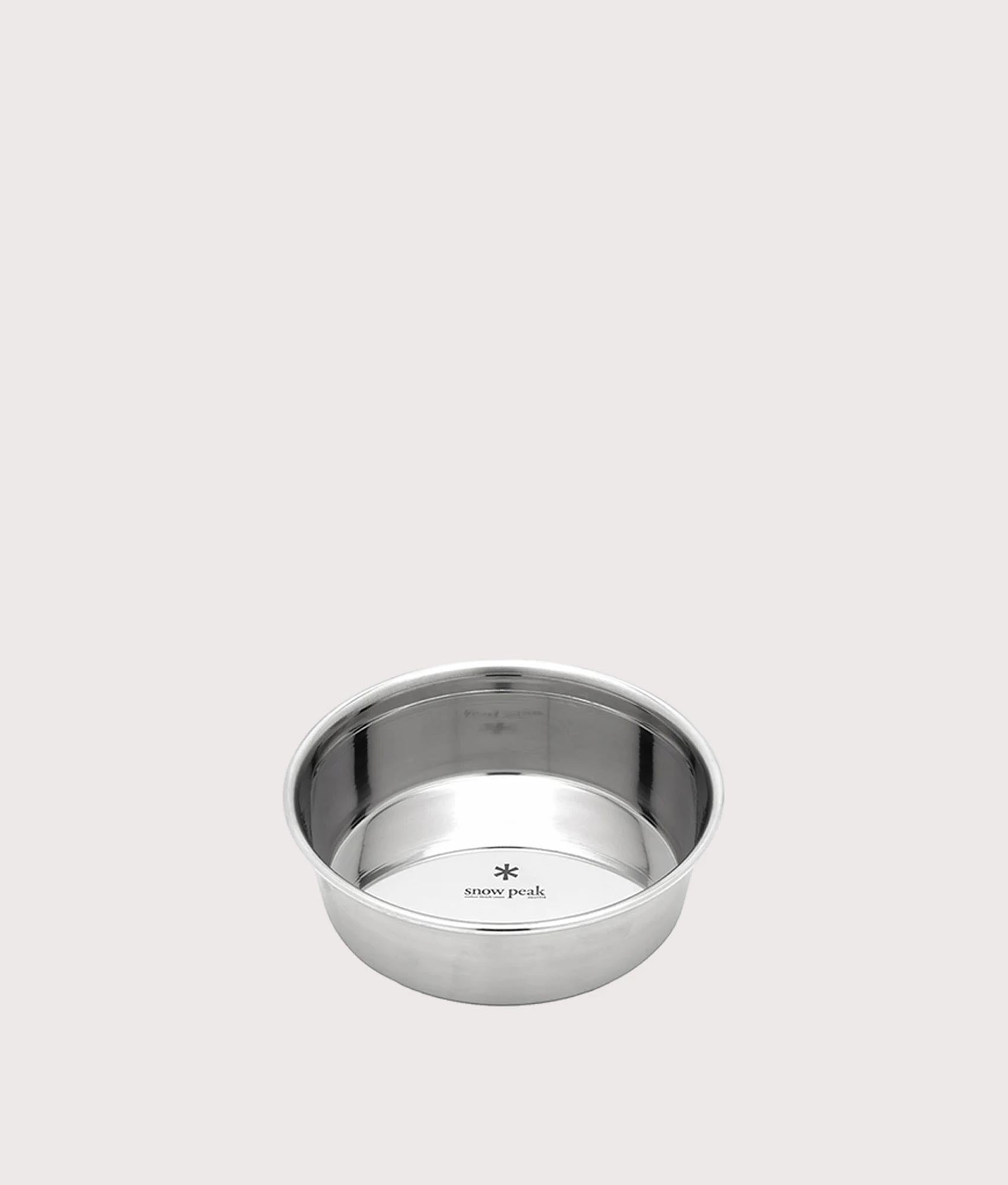 Dog Food Bowl XS in silver. Stainless steel  | Snow Peak | Front shot  