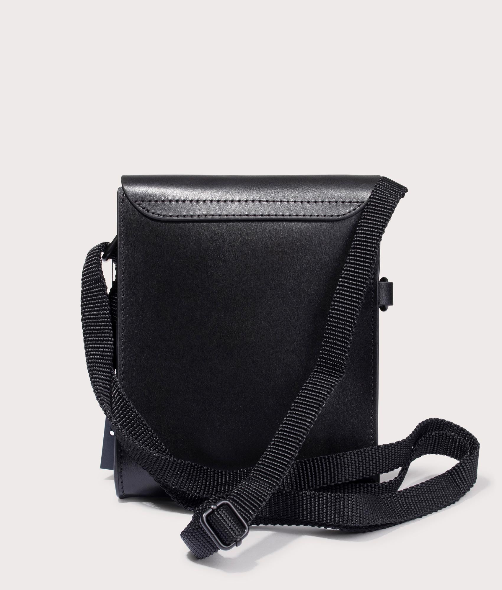 Fred Perry | Burnished Leather Pouch | EQVVS