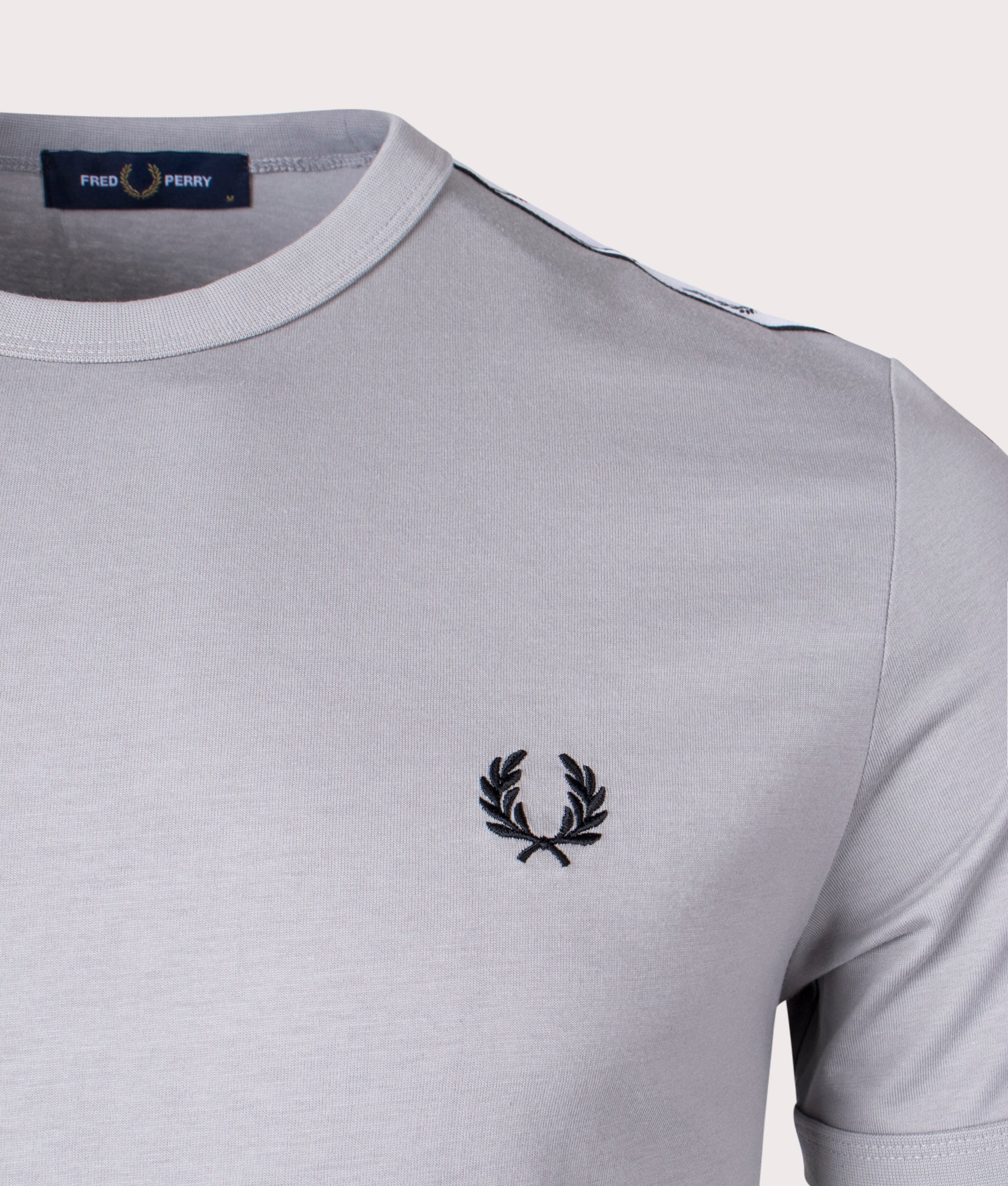 Taped-Ringer-T-Shirt-Limestone-Fred-Perry-EQVVS