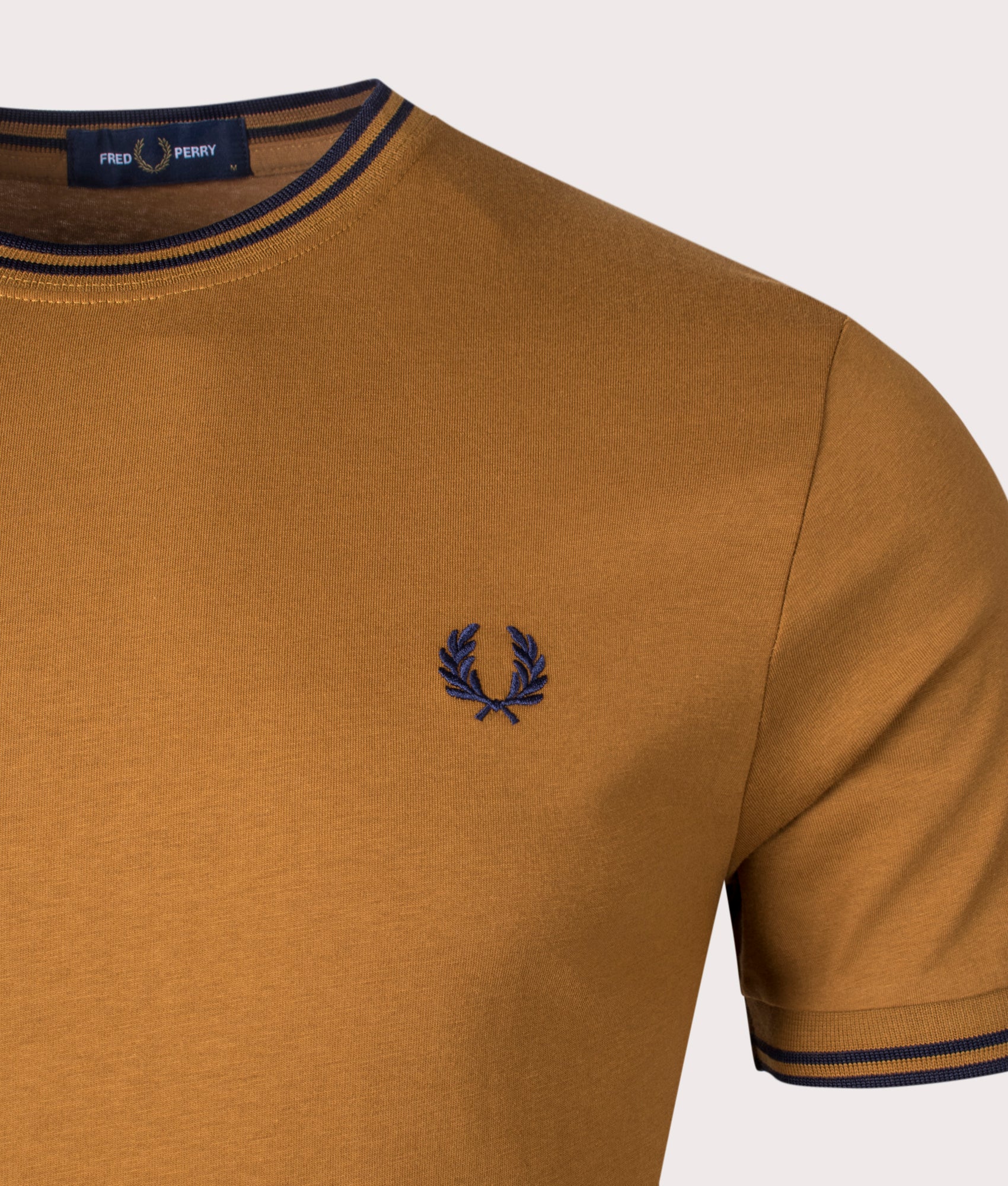 Twin-Tipped-T-Shirt-Dark-Caramel-Fred-Perry-EQVVS