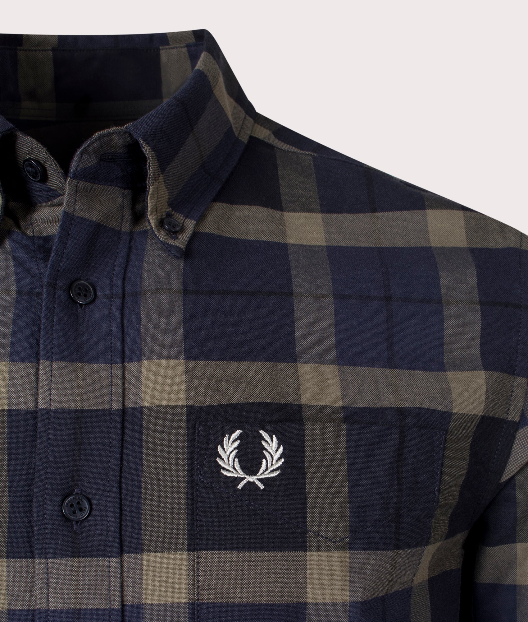 Tartan Oxford Shirt-Q55 Uniform Green-Fred Perry-EQVVS- Detail- Image