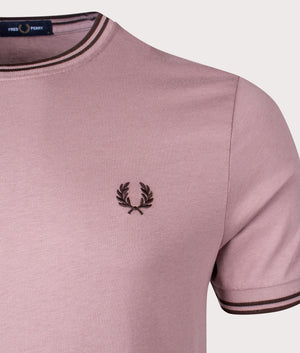 Twin Tipped T-Shirt-S52 Dark Pink- Fred Perry-EQVVS- Detail-Image