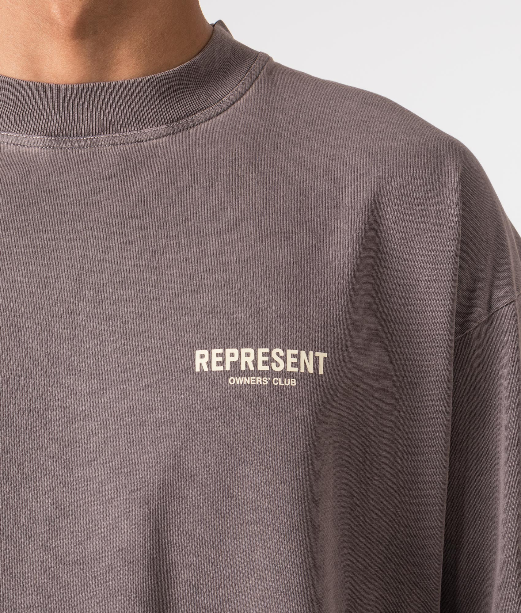 Represent Owners Club T-Shirt in Fog. EQVVS Model Shot. 