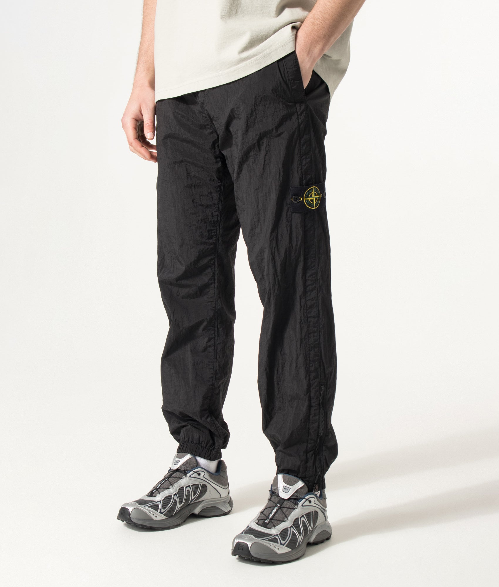 Nylon Metal in Econyl® Trousers in Black | STONE ISLAND | EQVVS