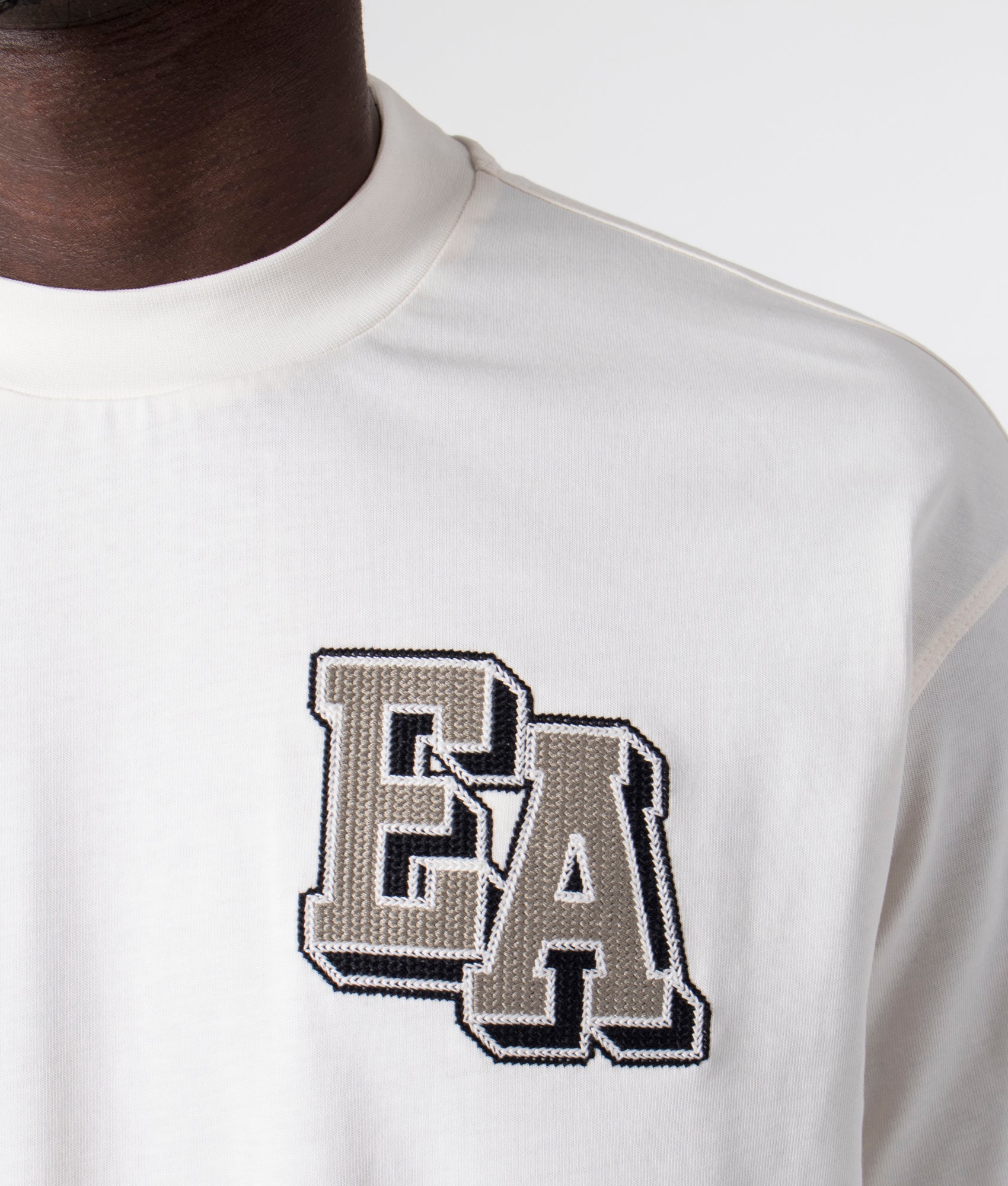 Graphic-Logo-T-Shirt-Vaniglia-Emporio-Armani-EQVVS