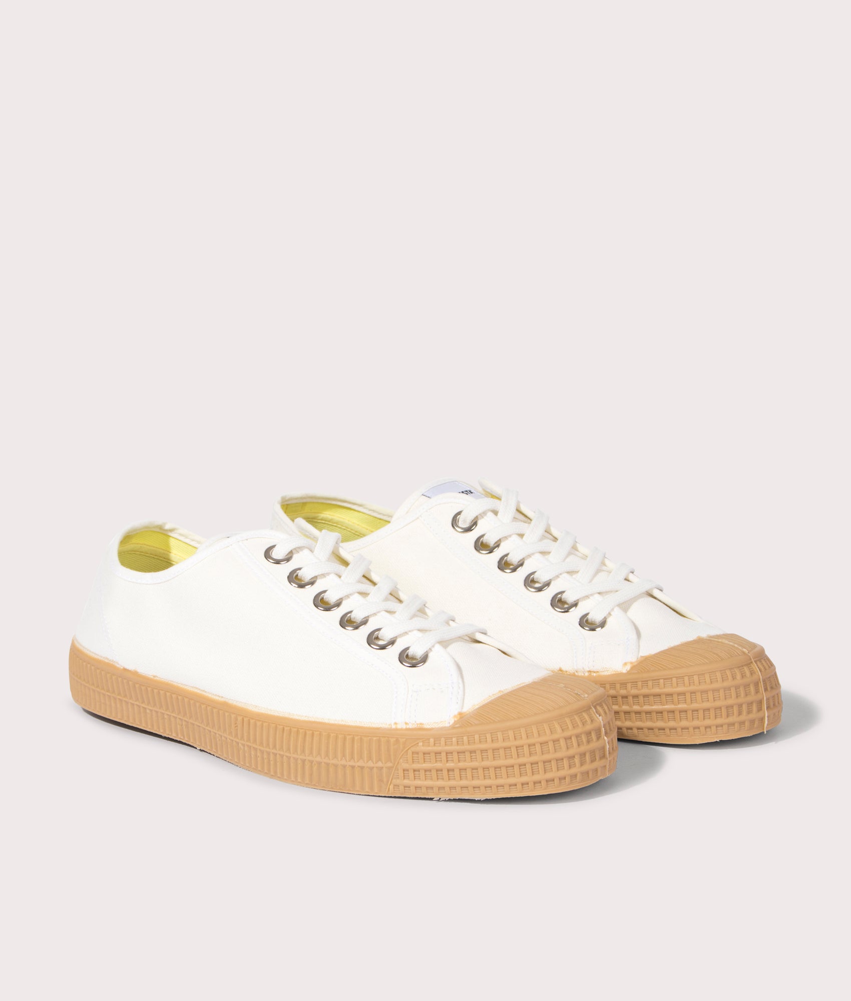 Star-Master-Trainers-White/003-Transparent-Novesta-EQVVS