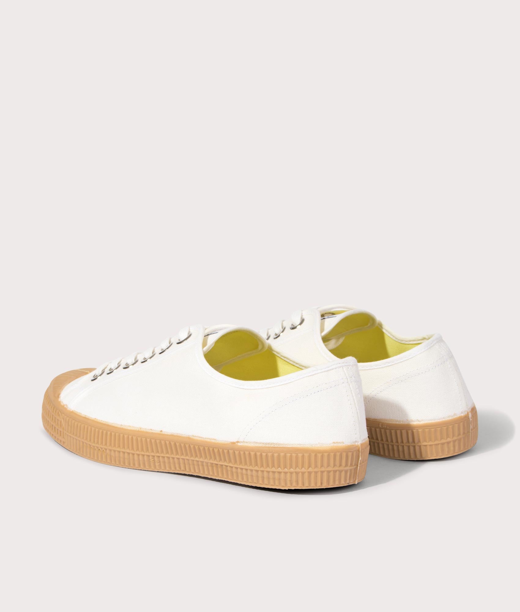 Star-Master-Trainers-White/003-Transparent-Novesta-EQVVS