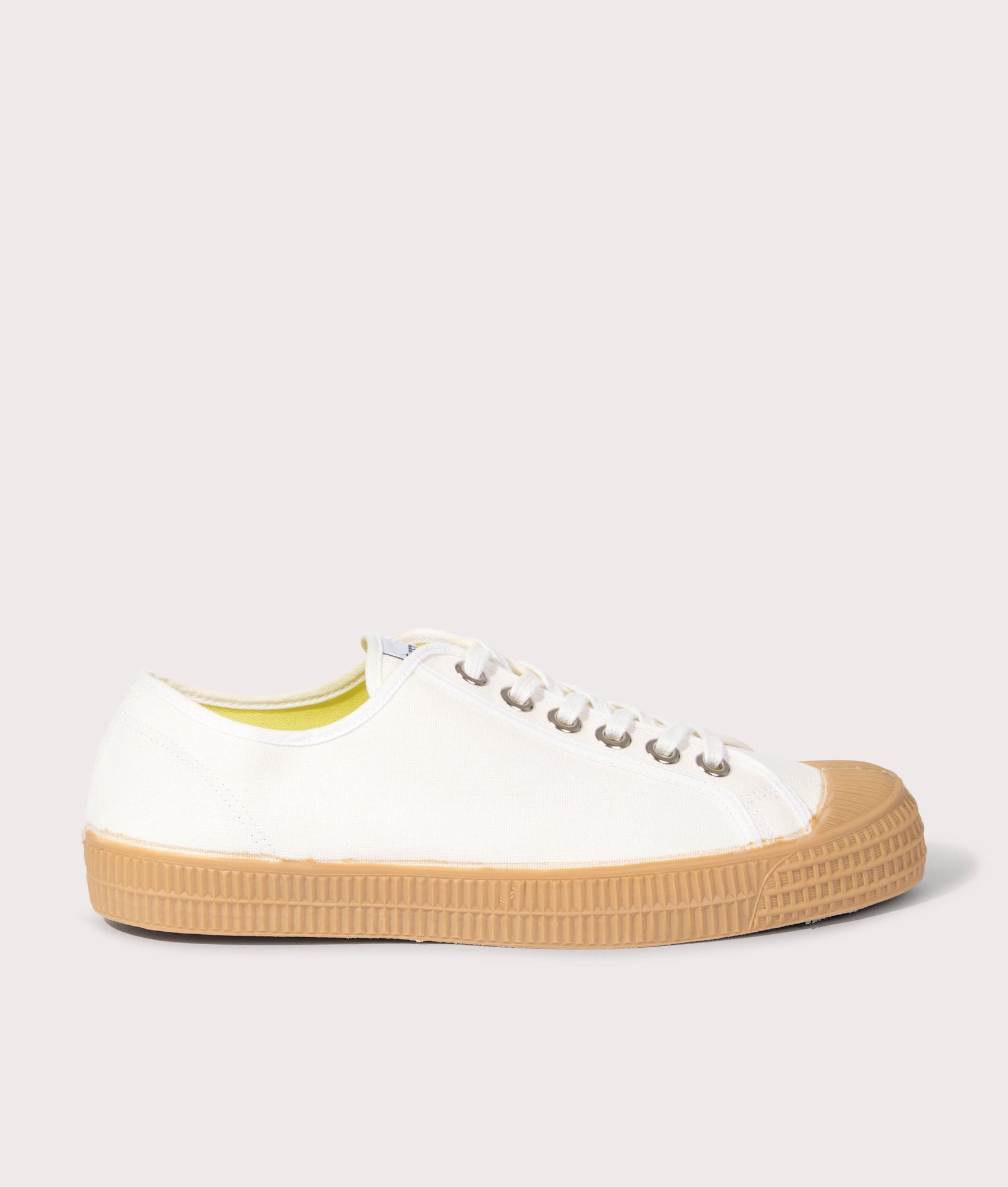 Star-Master-Trainers-White/003-Transparent-Novesta-EQVVS