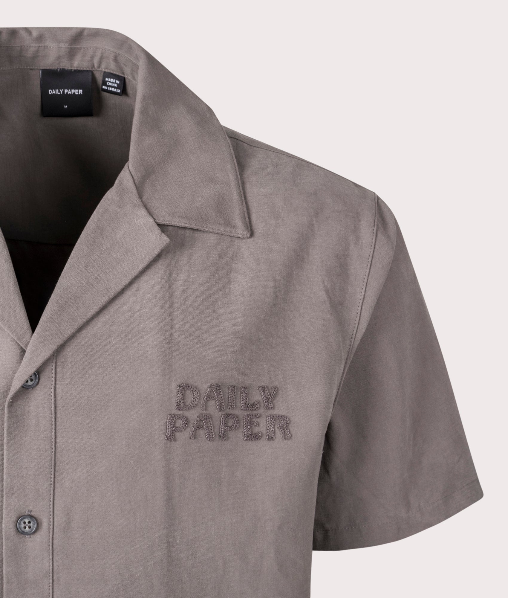 Daily Paper, Chain Stitch Short Sleeve Shirt, Army Green, Eqvvs Menswear, detailed shot angle
