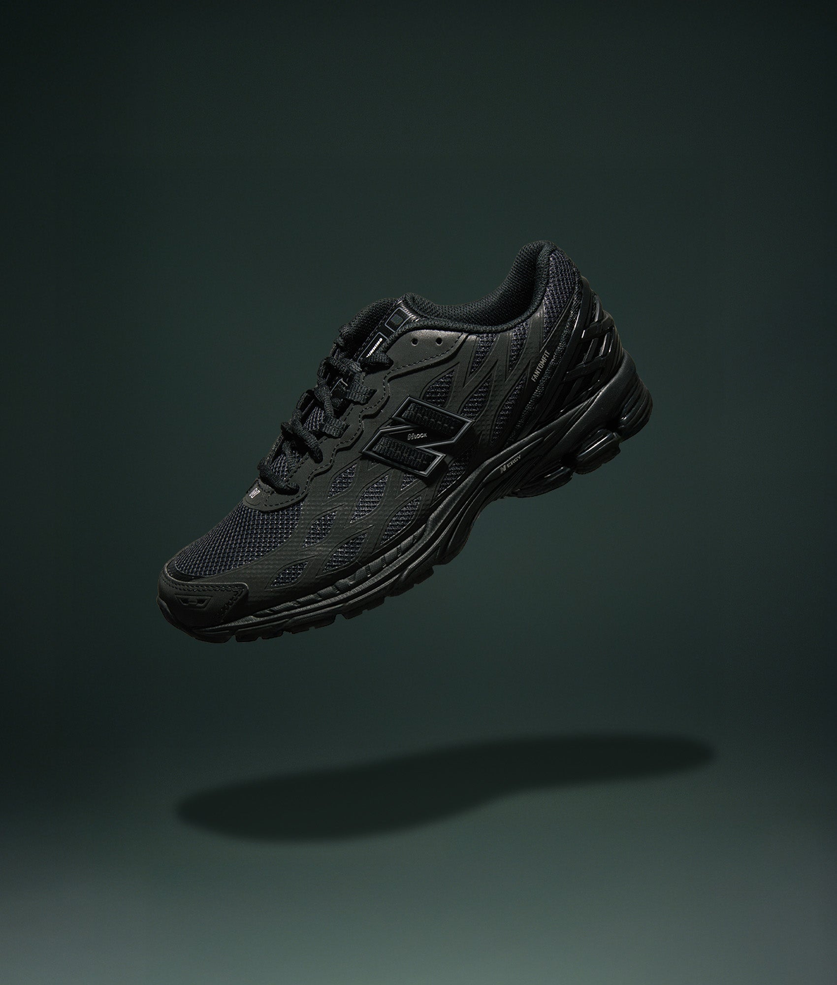 1906W Reflective Sneakers