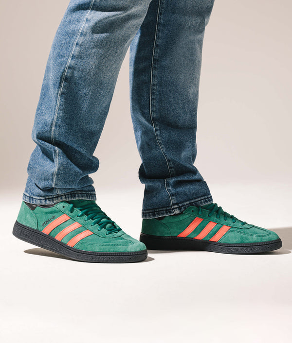 Handball Spezial Trainers in Green/Red/Black | adidas Originals