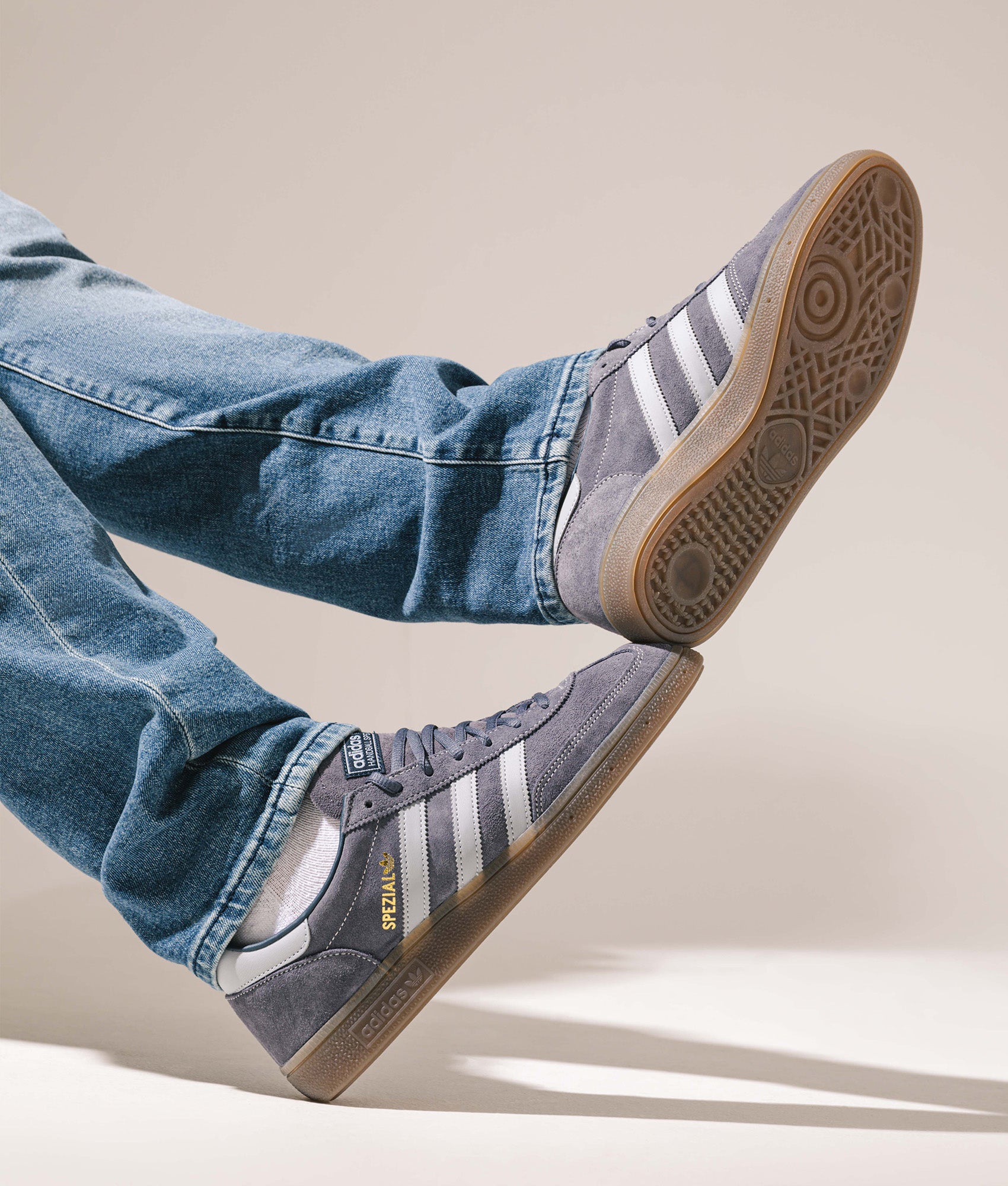 Handball Spezial Trainers in Aurora Onix | adidas Originals