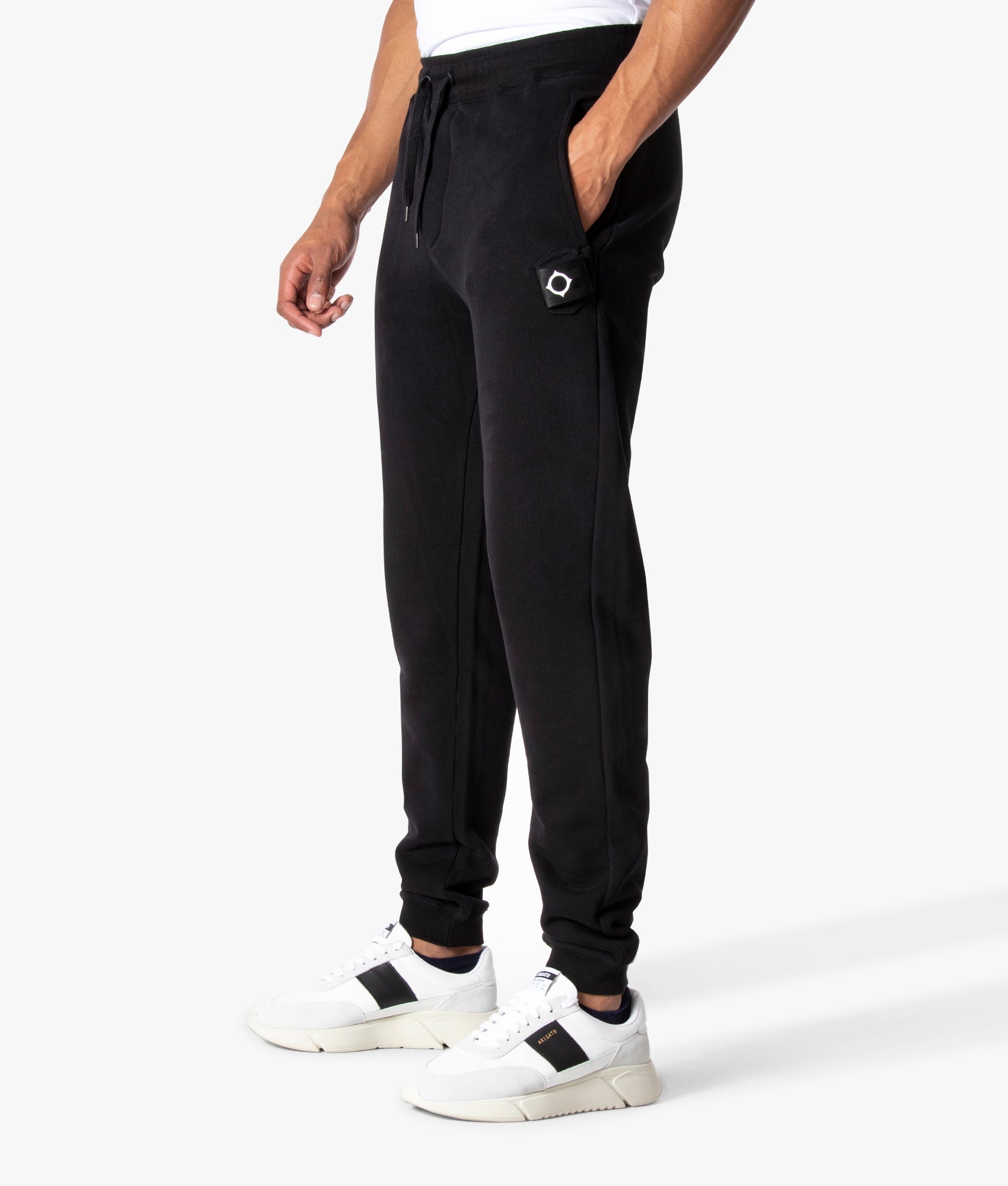 Core-Icon-Training-Sweatpants-Black-Mastrum-EQVVS