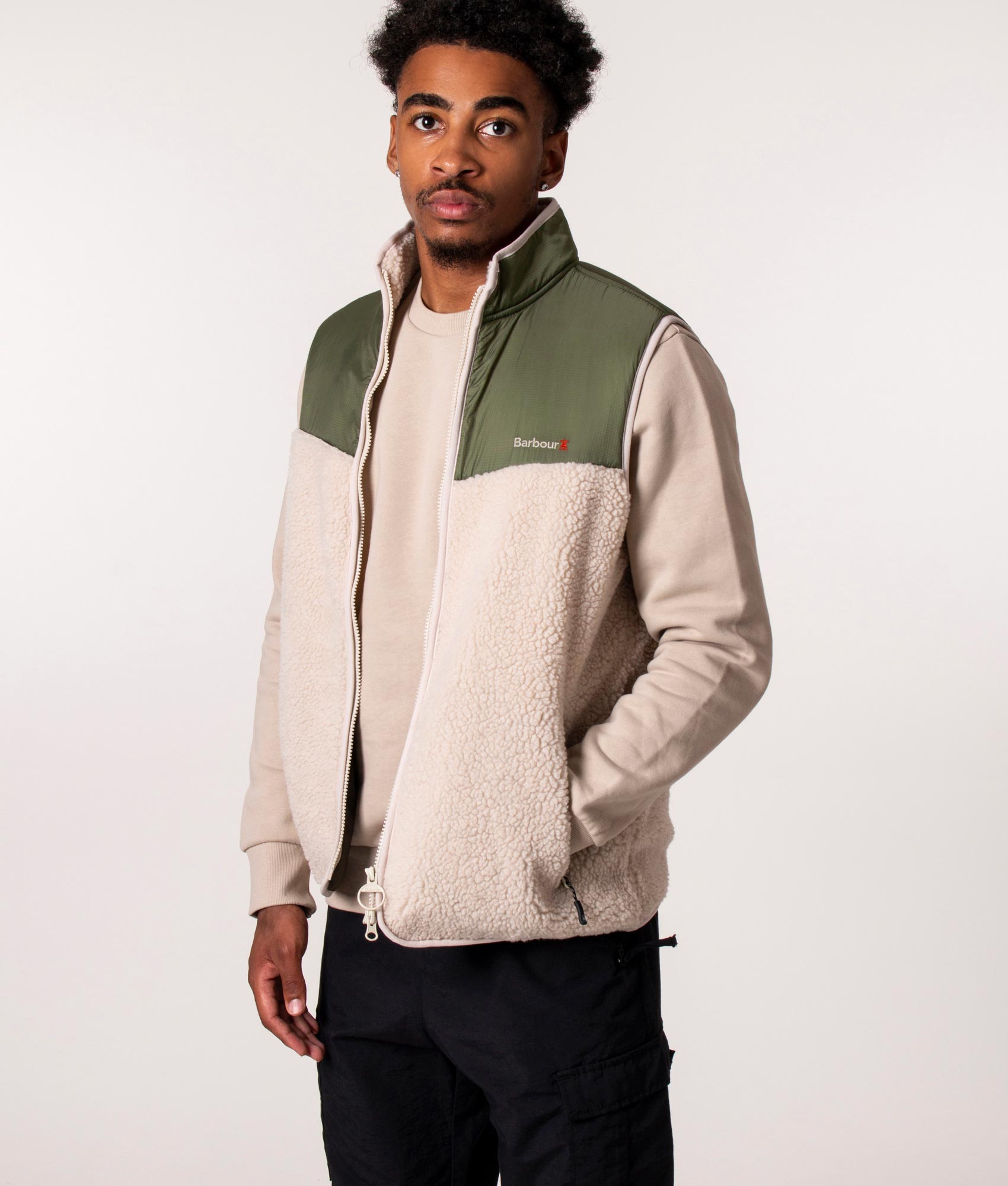Hopsen-Fleece-Gilet-Ecru-Barbour-Lifestyle-EQVVS