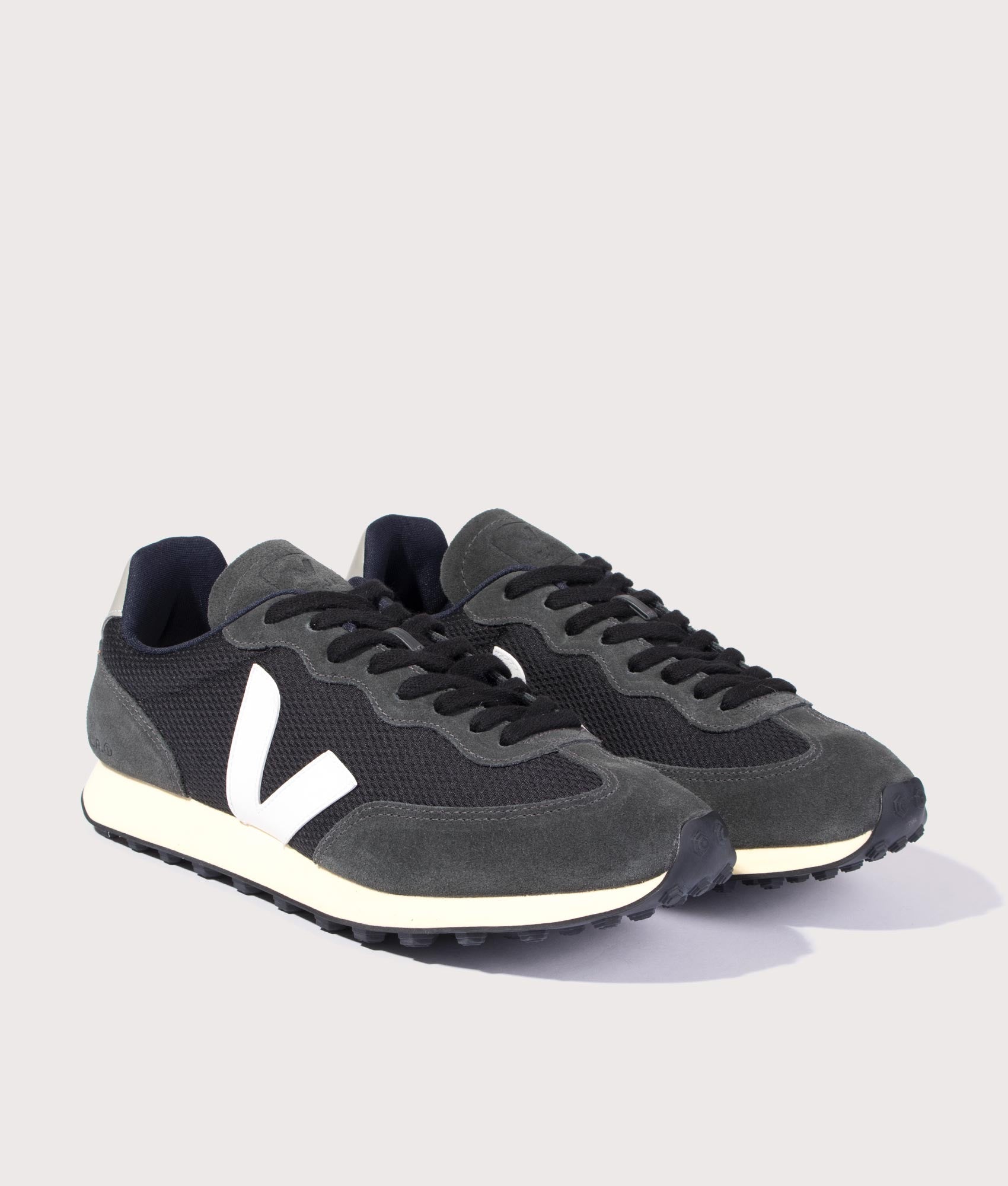Rio-Branco-Alveomesh-Trainers-Black/White/Oxford-Grey-VEJA-EQVVS