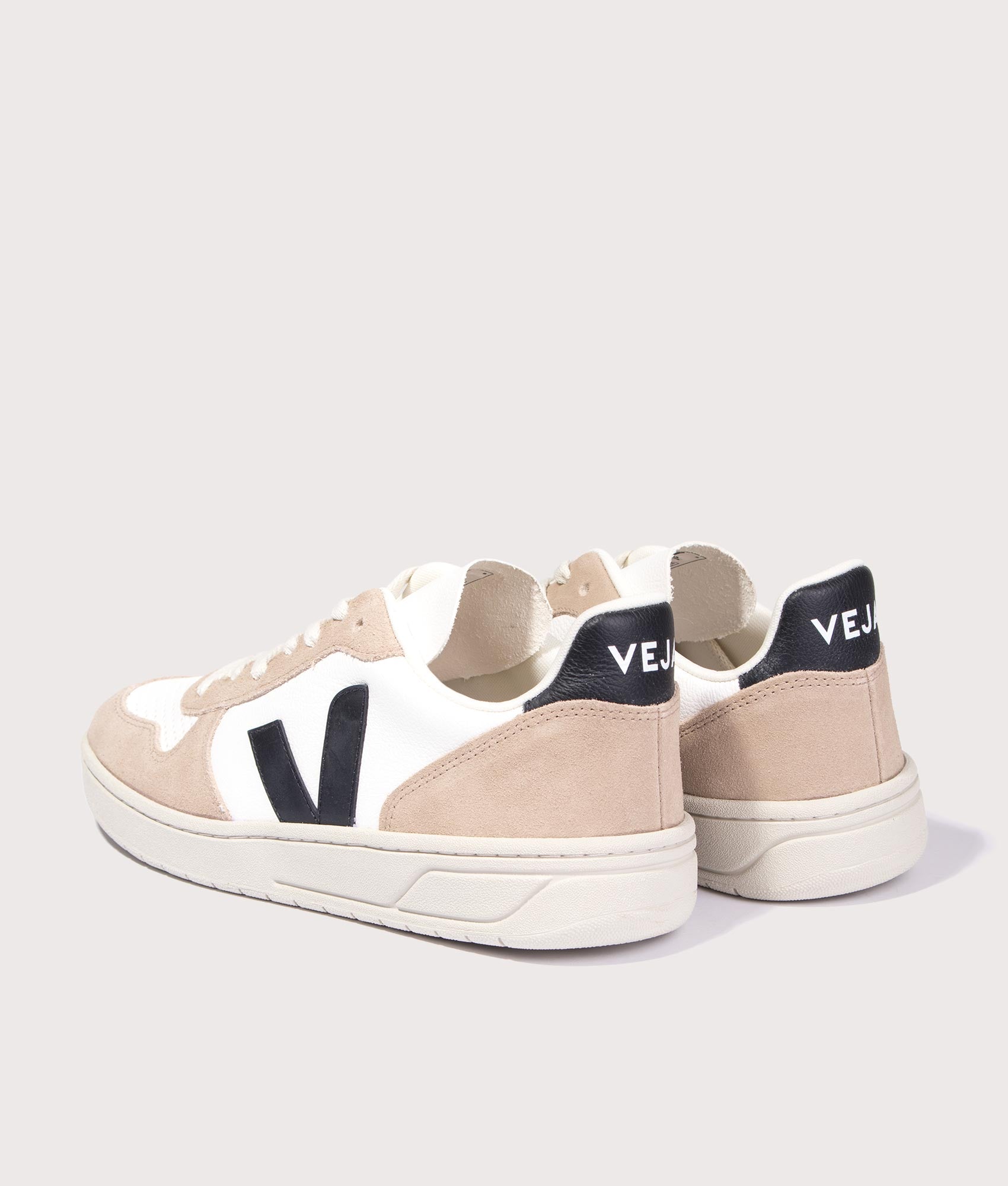 V-10-Chromefree-Leather-Trainers-Extra-White/Black-Sahara-VEJA-EQVVS