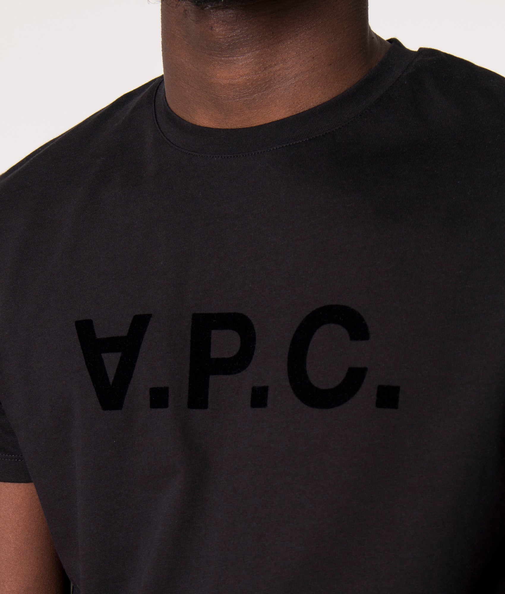 Slim-Fit-VPC-T-Shirt-Noir-A.P.C.-EQVVS