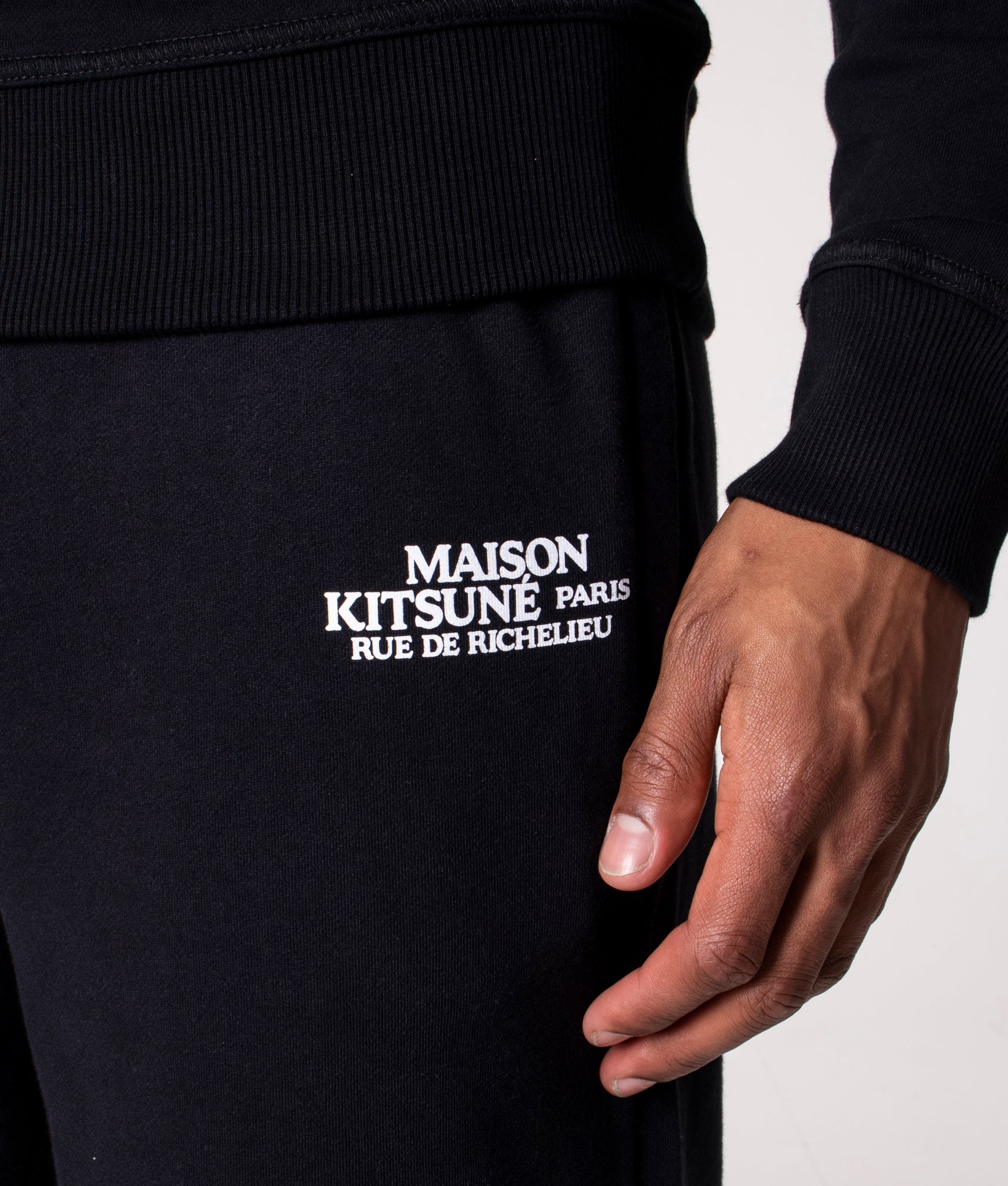 Regular-Fit-Rue-De-Richelieu-Sweat-Shorts-Black-Maison-Kitsune-EQVVS