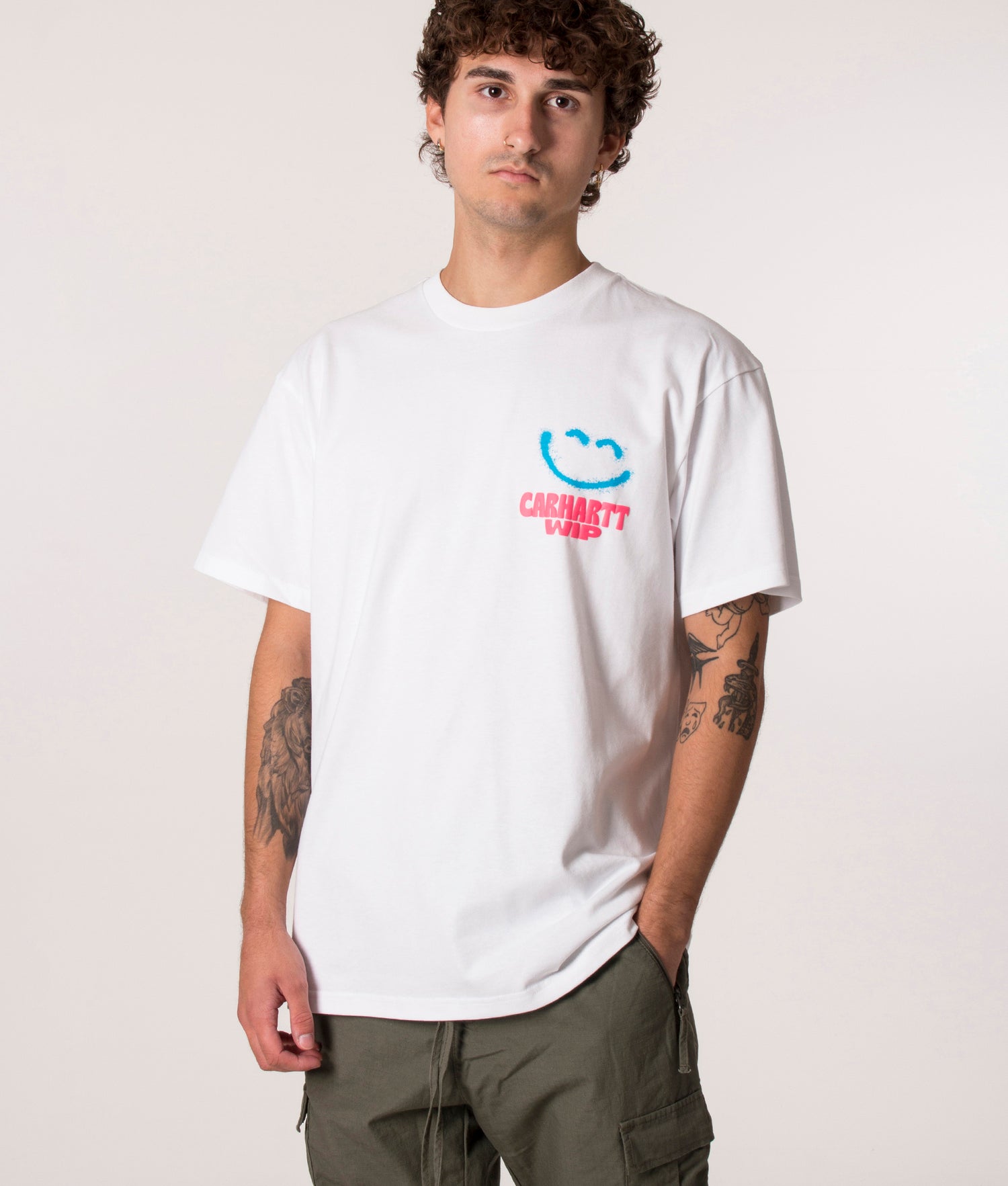 【ストリート好き必見】Carhartt WIP Script Logo T-shirt ストリート好き必見】Carhartt WIP Script Logo T-shirt