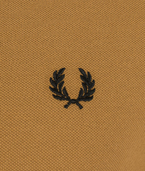 Twin-Tipped-Polo-Dark-Caramel/Black-Fred-Perry-EQVVS