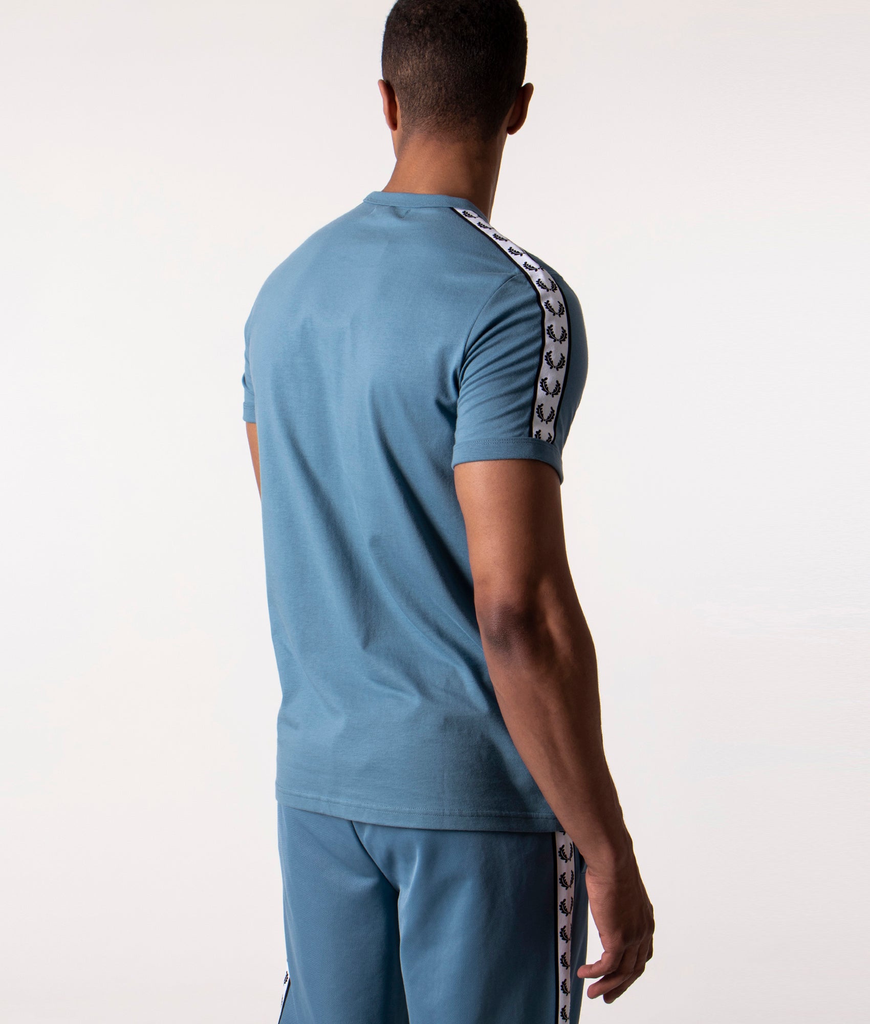 Taped-Ringer-T-Shirt-Fred-Perry-Ash-Blue-EQVVS