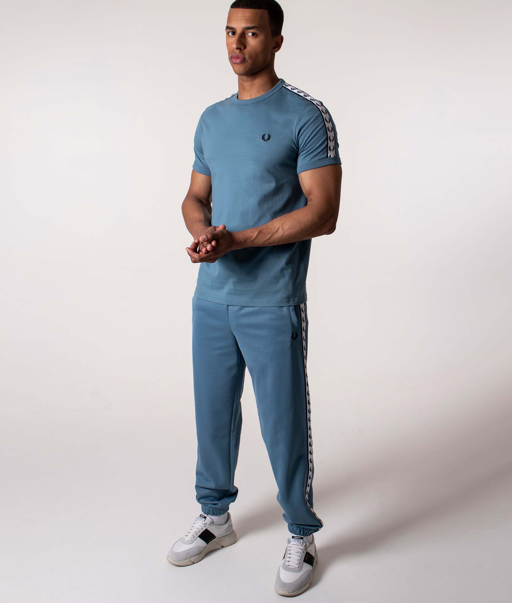 Taped-Ringer-T-Shirt-Fred-Perry-Ash-Blue-EQVVS