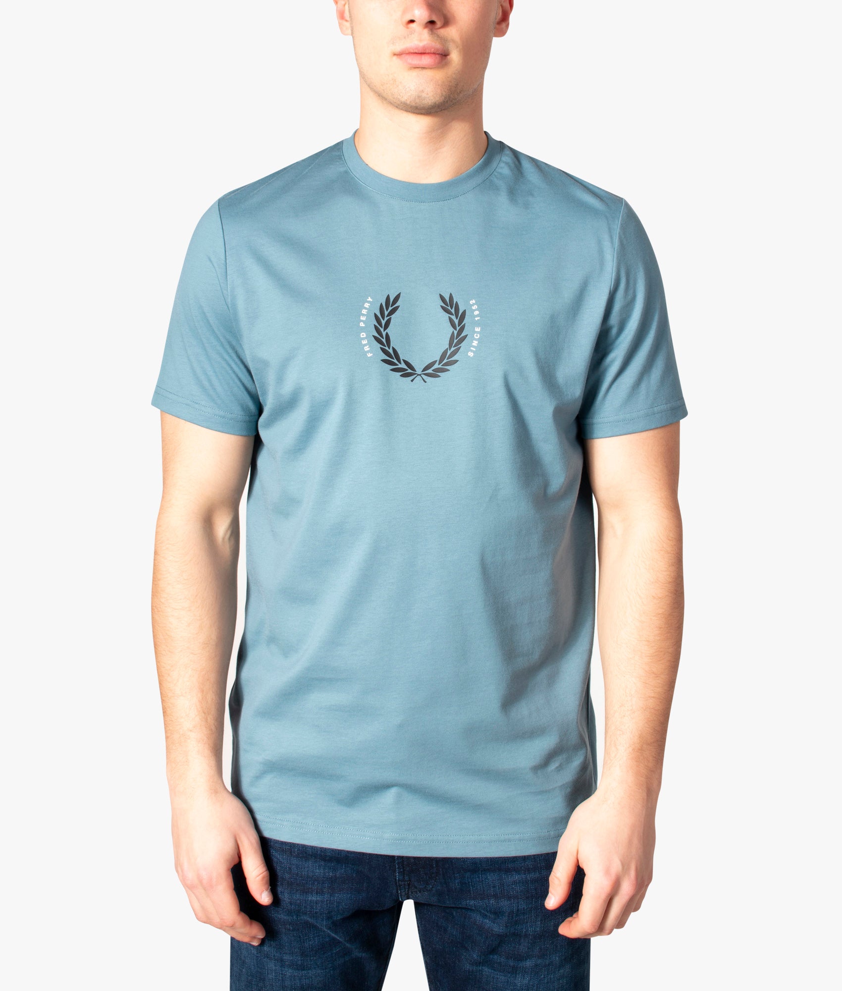 Laurel-Wreath-T-Shirt-Ash-Blue-Fred-Perry-EQVVS