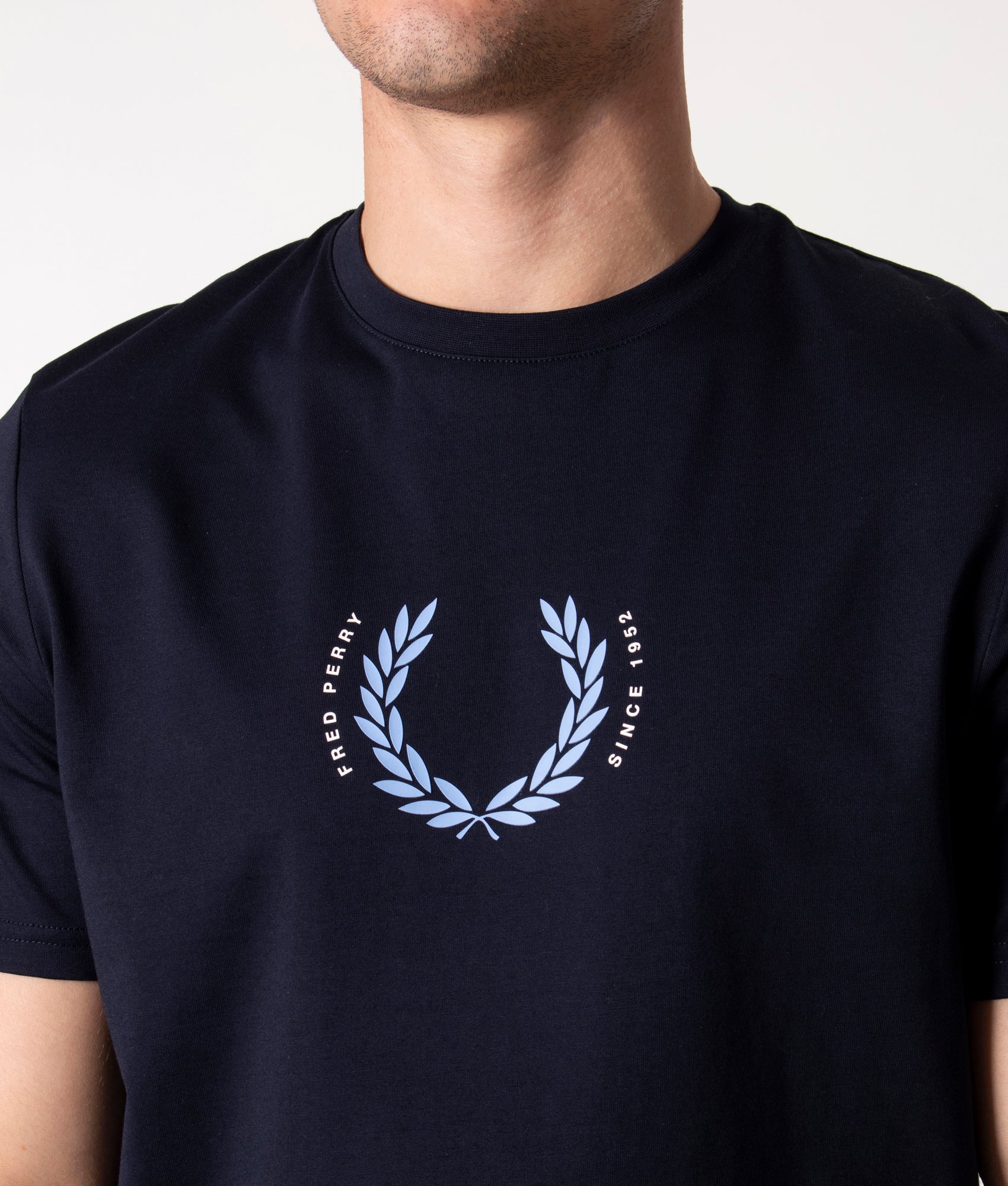Laurel Wreath T-Shirt Navy | Fred Perry | EQVVS
