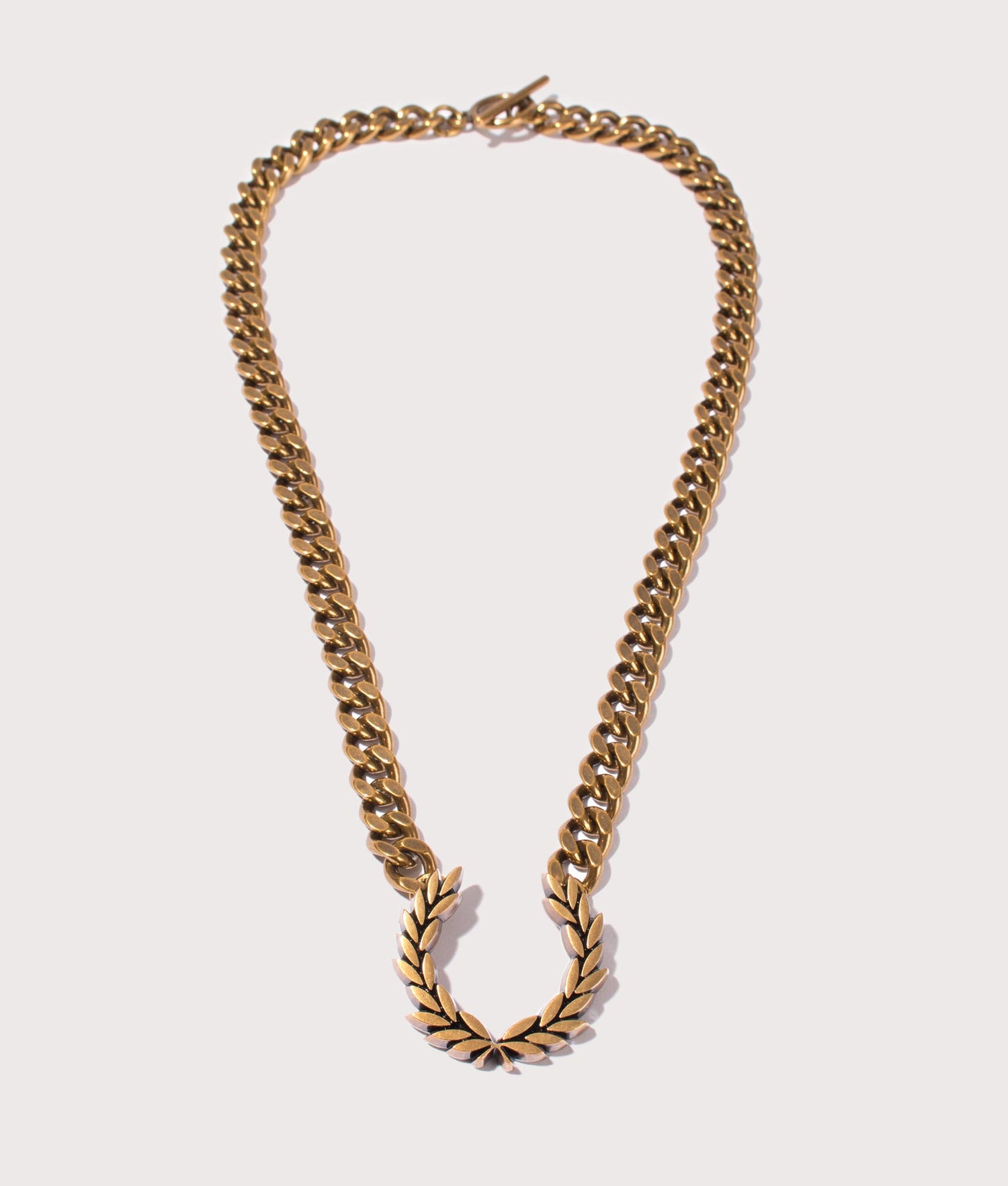 国内発送【FRED PERRY】Laurel Wreath Necklace Fred Perry Necklace - Metallic Silver | Accessories | Hats