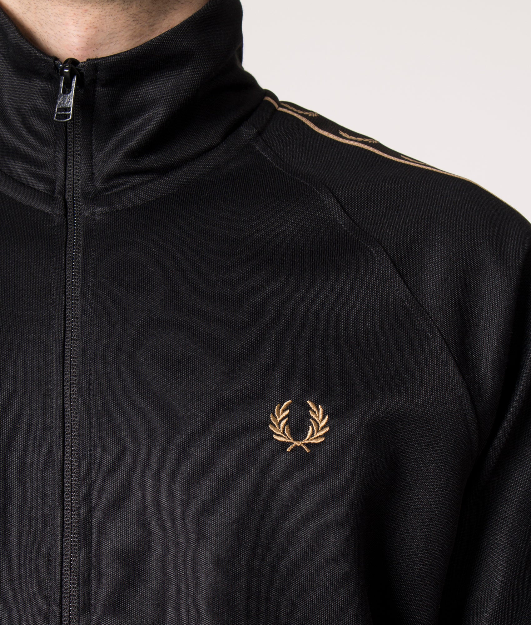 Contrast-Tape-Track-Top-Black/Warmstone-Fred-Perry-EQVVS