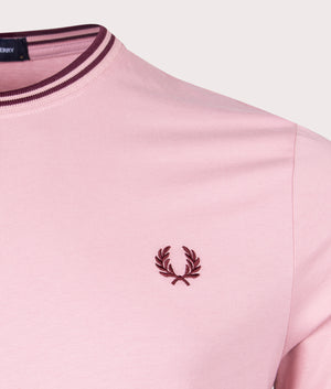 Twin Tipped T-Shirt Chalky Pink | Fred Perry | EQVVS