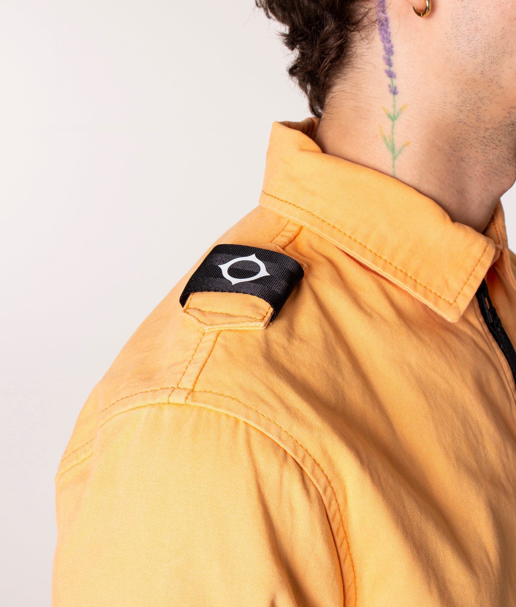 Zip Through Overshirt in M803 Fiesta, Ma.Strum, EQVVS, Model shoulder detail
