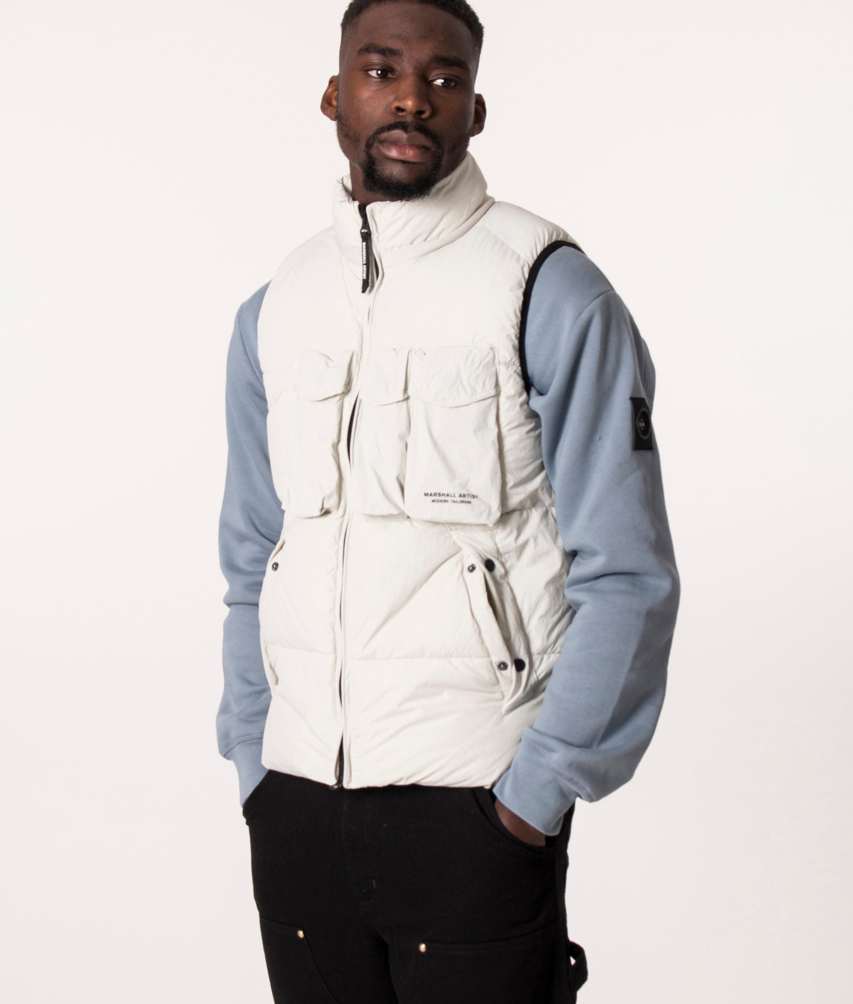 Multi-Pocket-Gilet-Bone-Marshall-Artist-EQVVS
