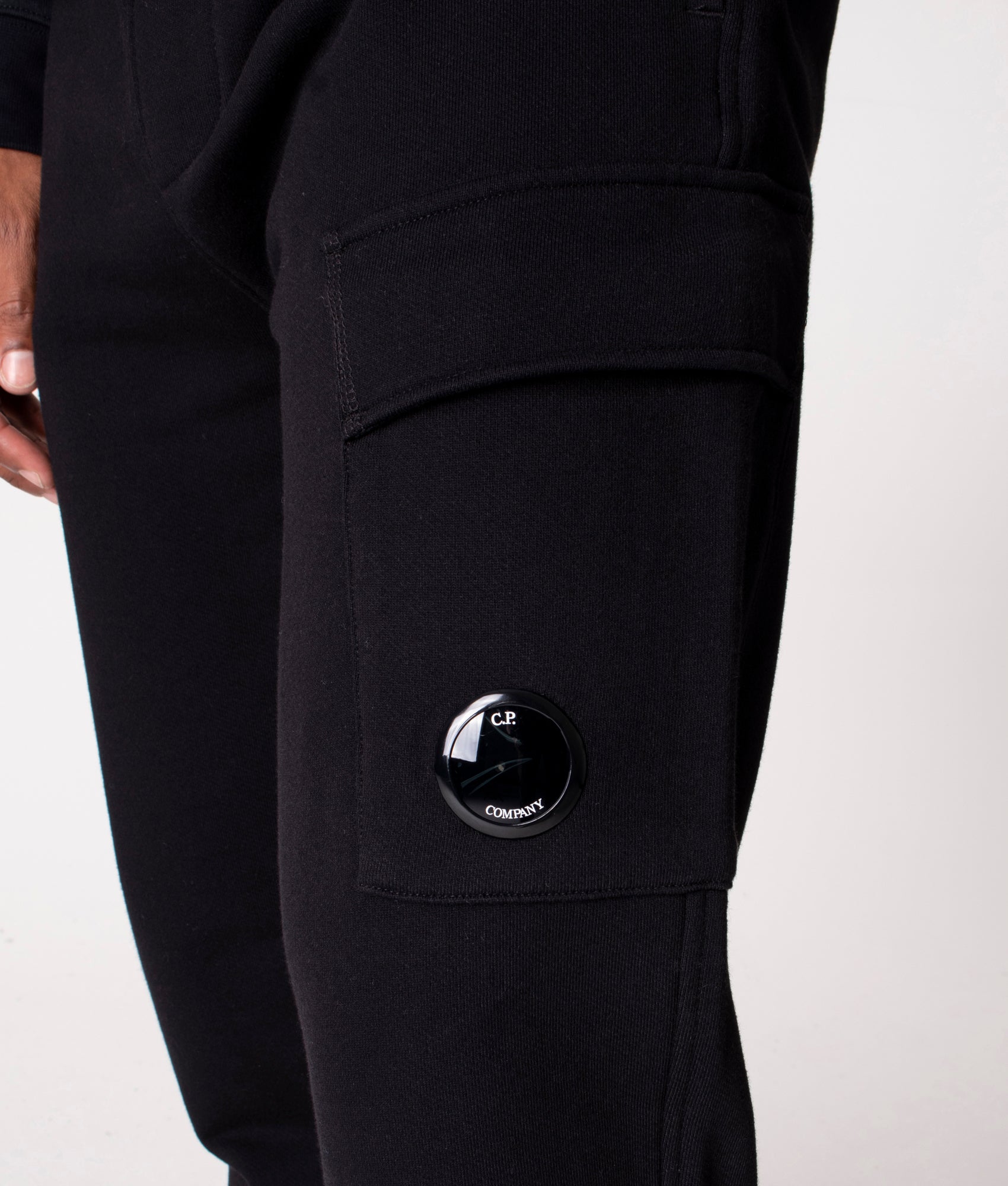 Regular-Fit-Diagonal-Raised-Fleece-Cargo-Joggers-Black-CP-Company-EQVVS