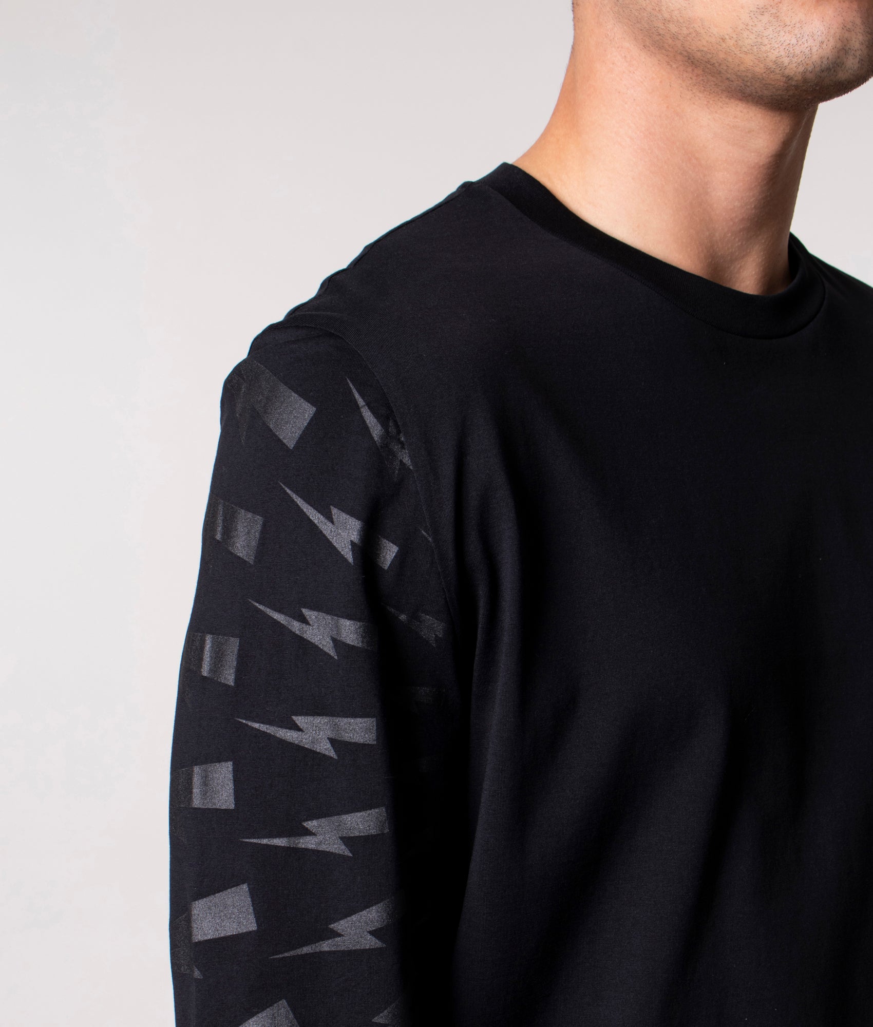 Off-Set-Fair-Isle-Thunderbolt-Sleeve-T-Shirt-Black/Black-Neil-Barrett-EQVVS 