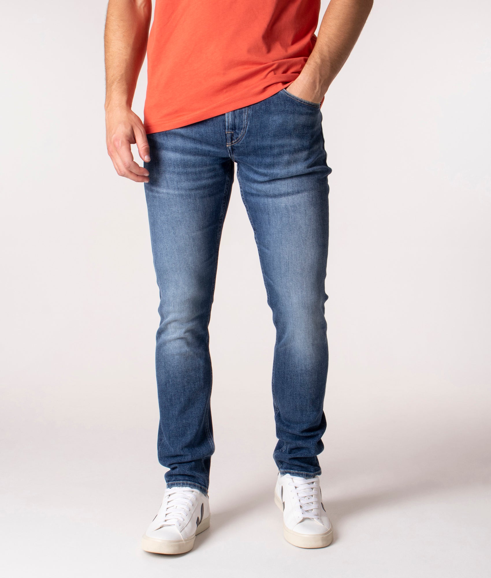 Skinny-Fit-Chris-Jeans-Carry-Mid-GUESS-EQVVS